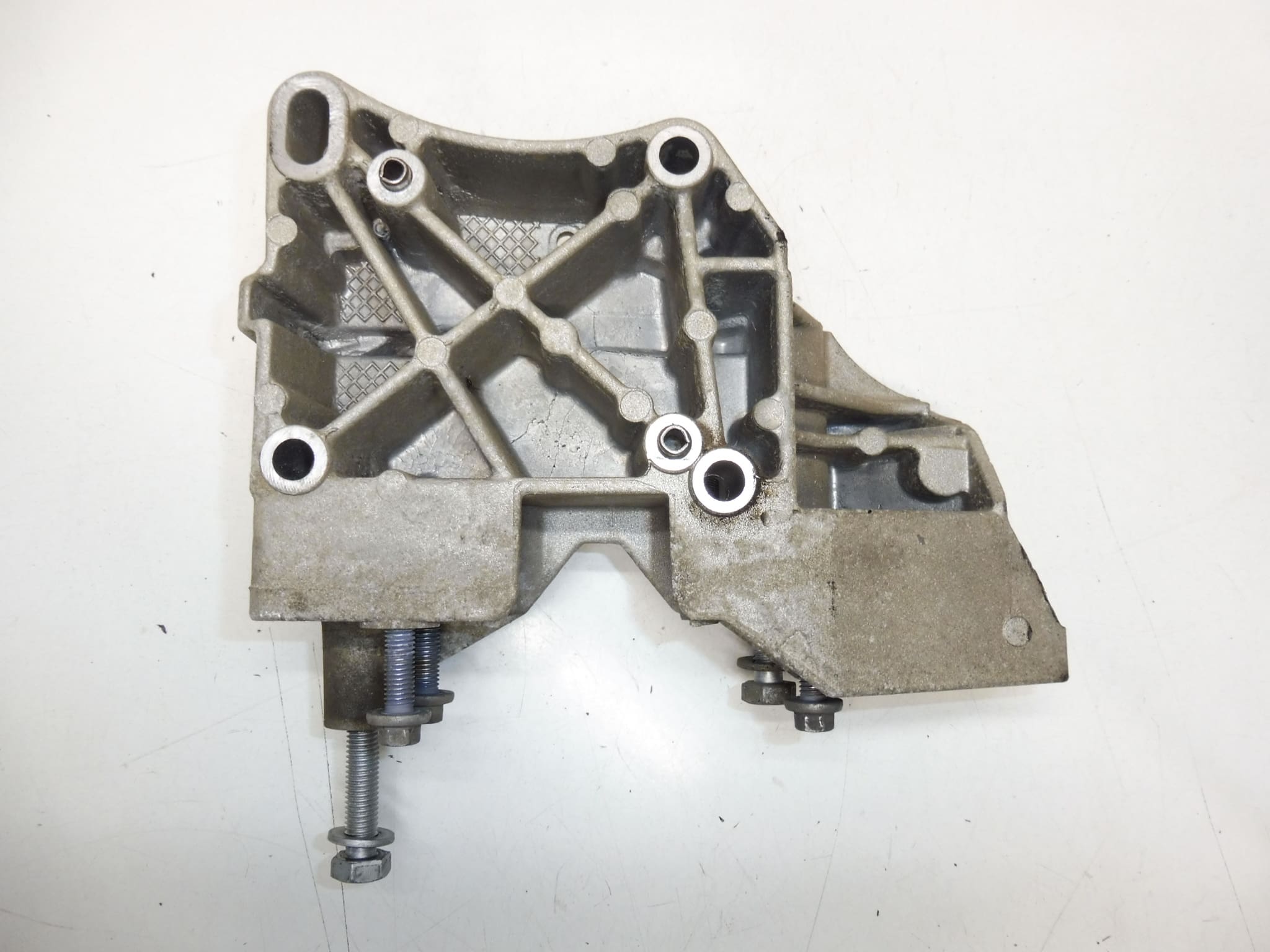 Soporte alternador Citroën Peugeot 9649103280 5706J2 - Imagen 2