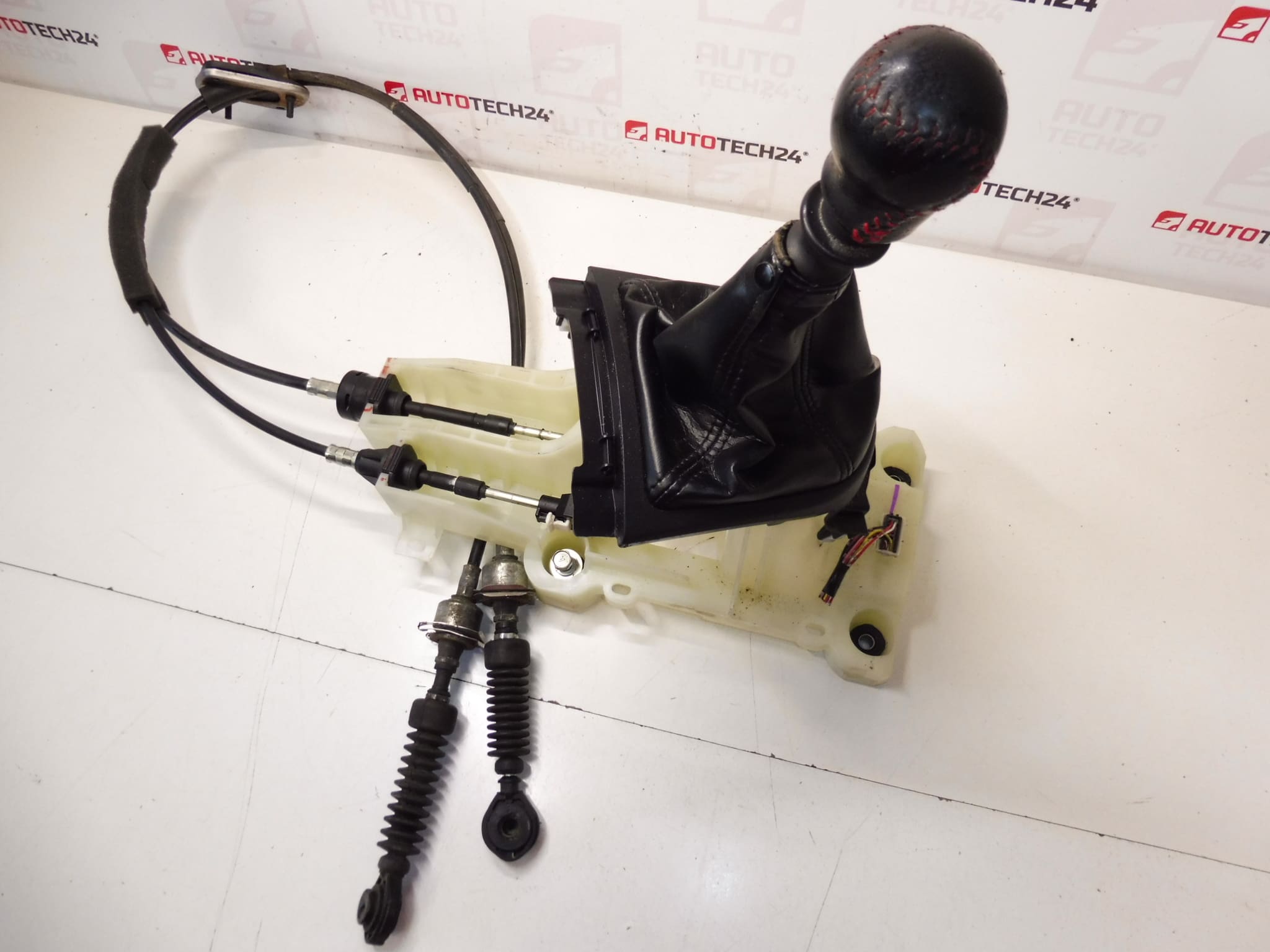 Teleféricos con juego de cambios Citroën Peugeot 2400FS 2444G - Imagen 2