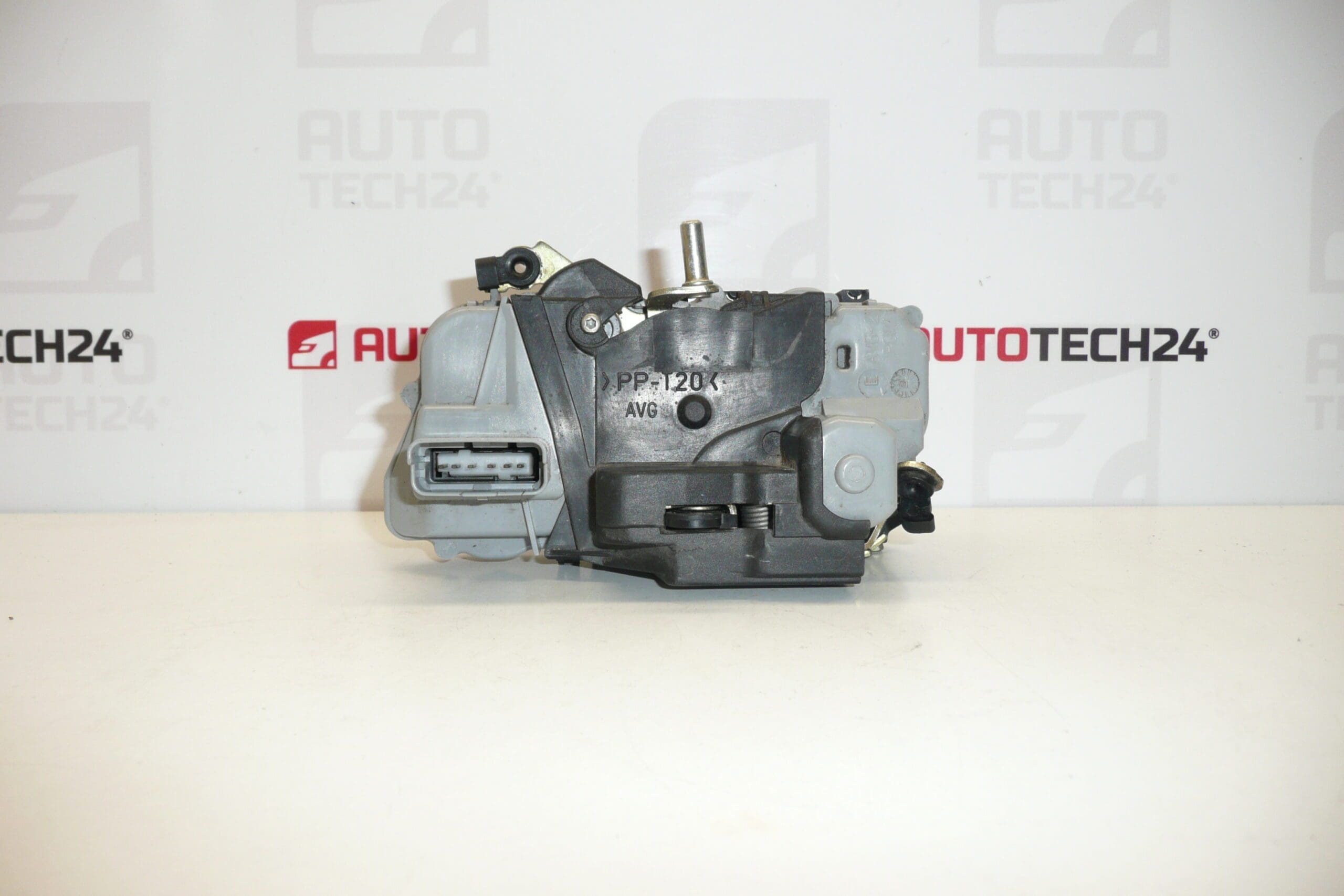 Cerradura puerta delantera izquierda Citroën Xsara Picasso 9135H5