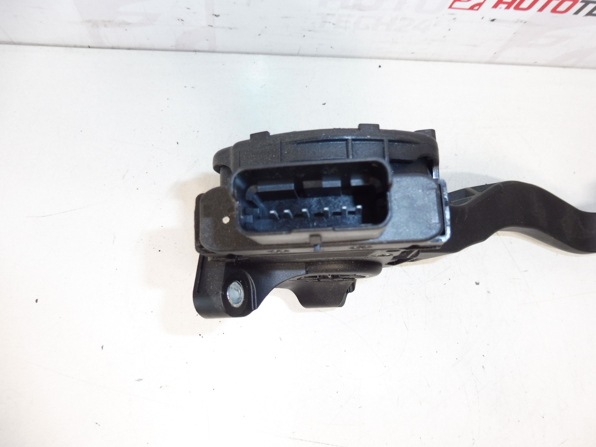 Hella Citroën Peugeot 96818444480 1601Z7 Pedal de gasolina