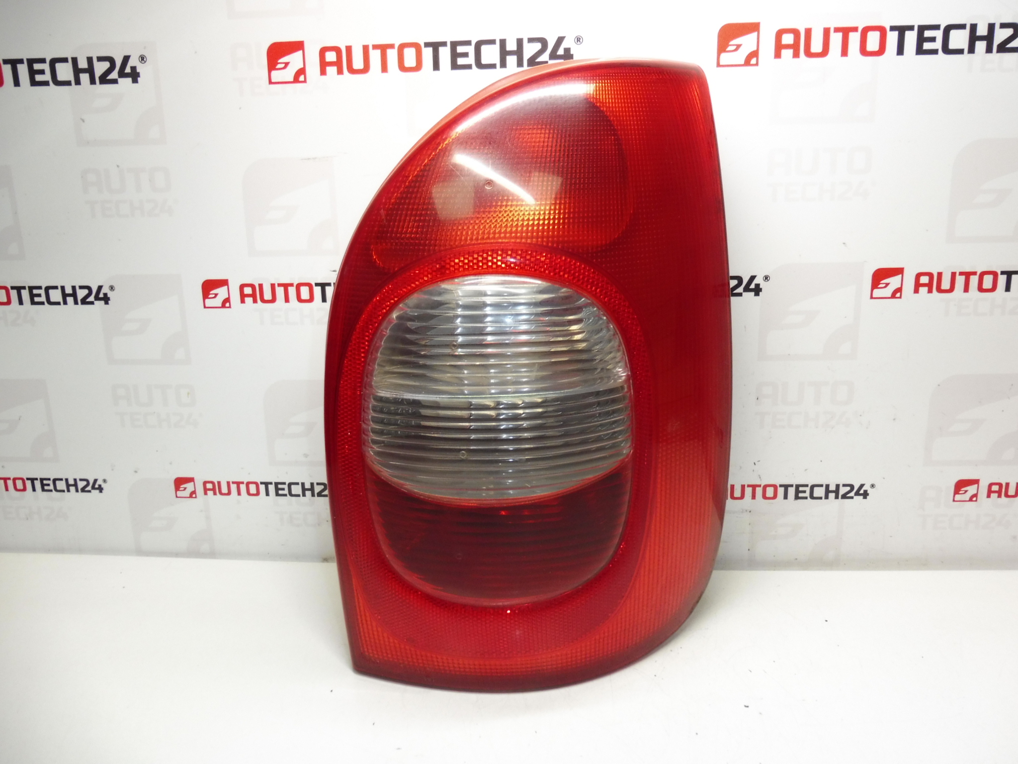 Luz trasera derecha Citroën Xsara Picasso a 04 9631563980 6351N0