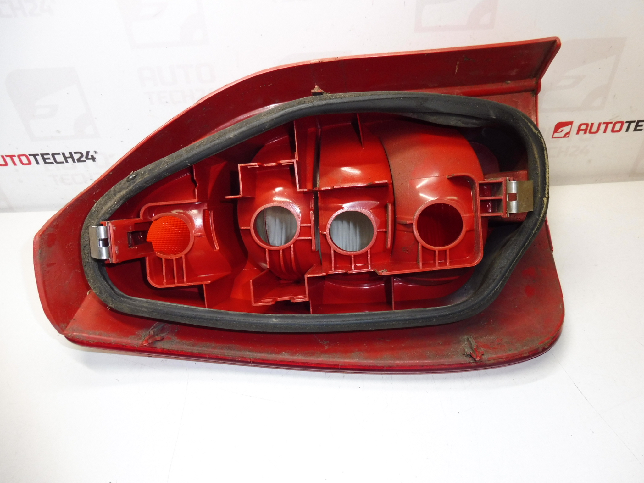 Luz trasera derecha Citroën Xsara Picasso a 04 9631563980 6351N0