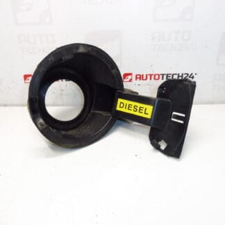 Boca de llenado del depósito de combustible Peugeot 3008 9682803280 1517E2