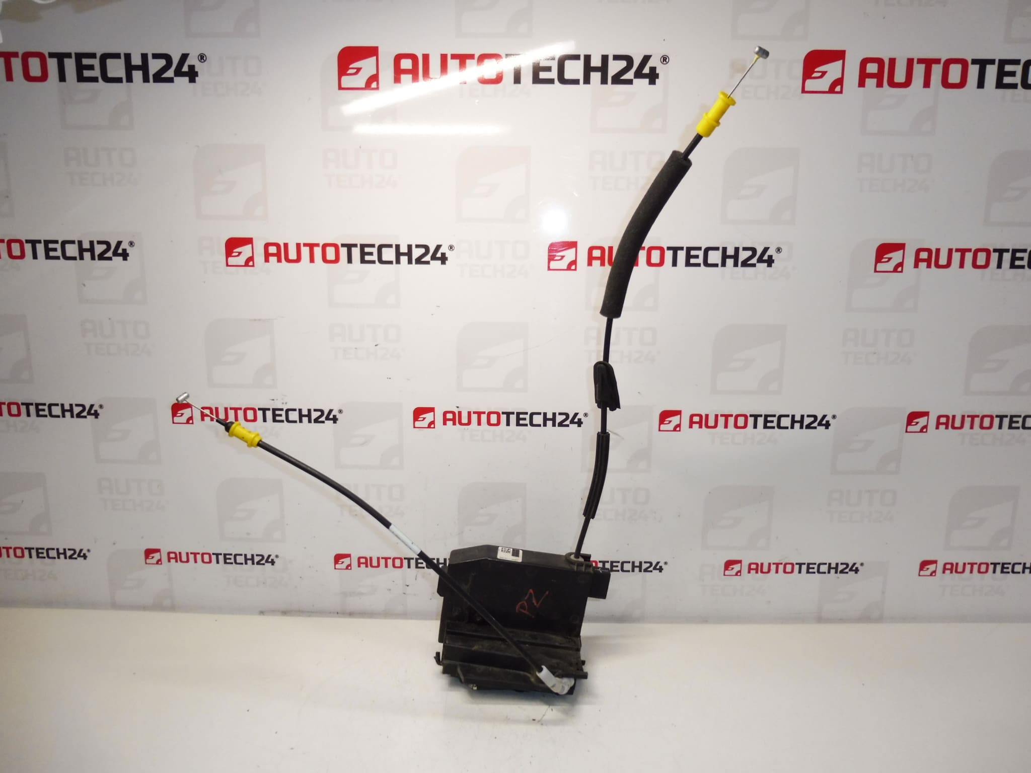 Cerradura puerta pasajero trasero derecho Peugeot 308 T9 9826110980