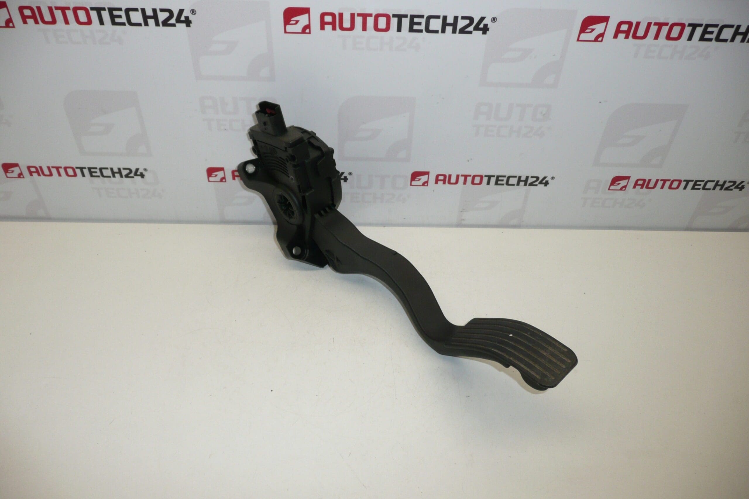 Pedal de gas HELLA Citroën Peugeot 9680756880 1601AW