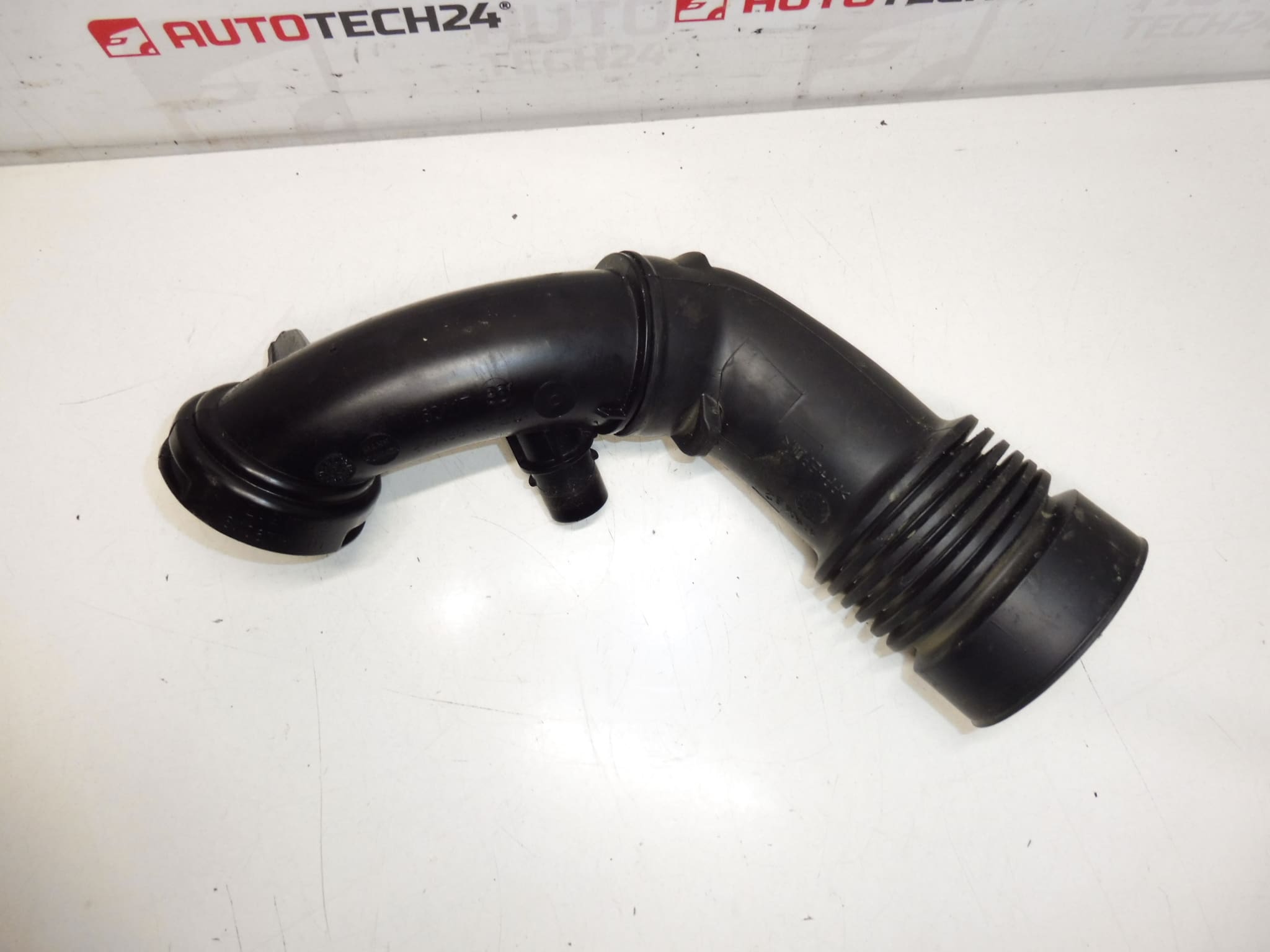 Toma de aire 1.5 HDI Citroën Peugeot 9810921180 - Imagen 2