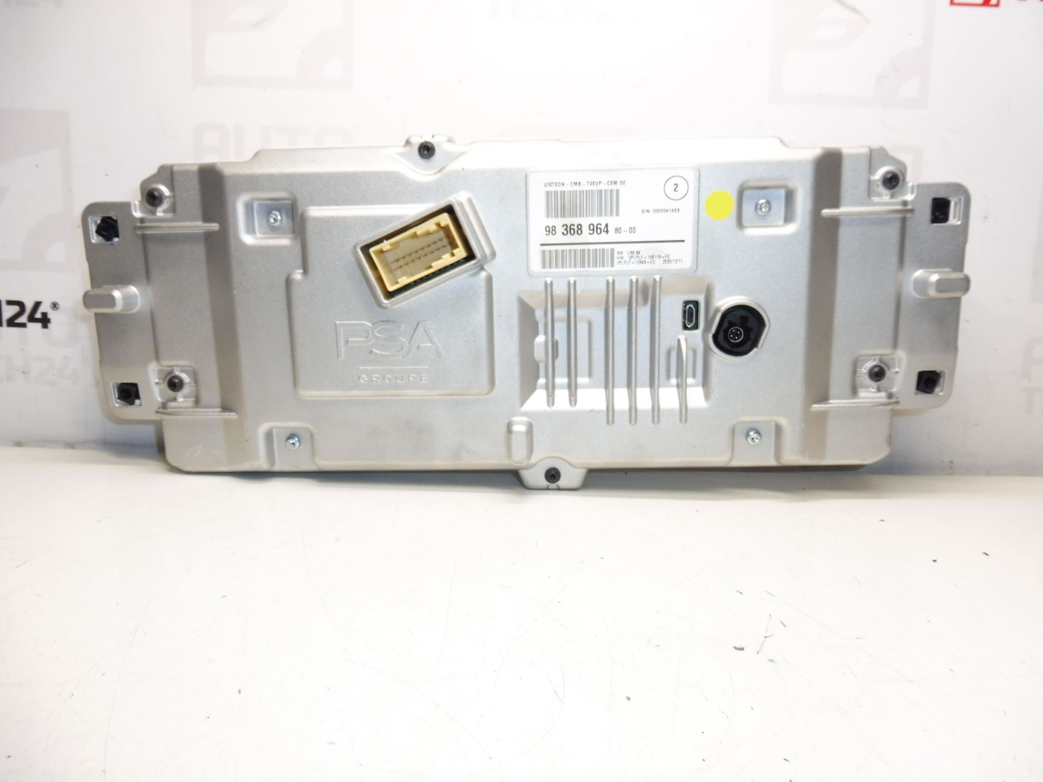 Velocimetro Peugeot 308 T9 151000 km 9836896480 - Imagen 2