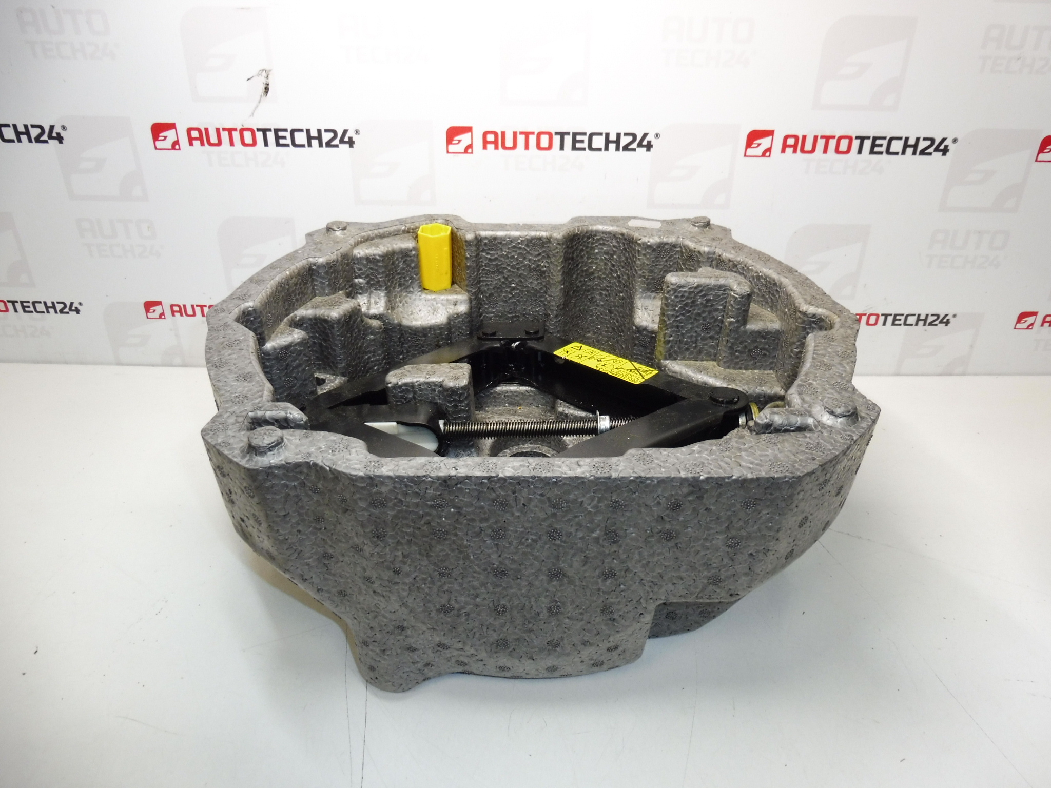 Herramienta de palanca, llave de ruedas, argolla de remolque Citroën C5 II 672599 6736C1 674414