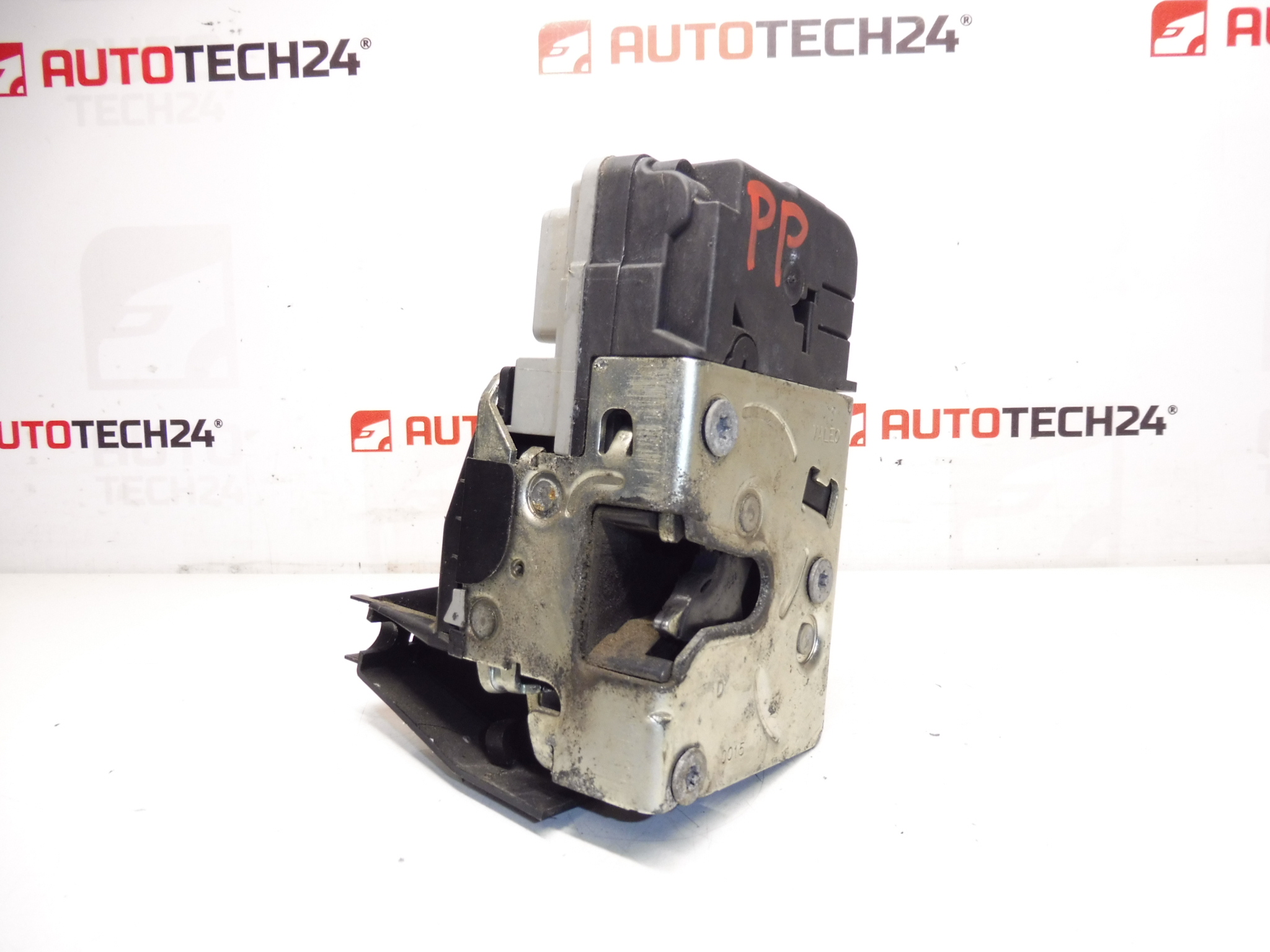 Cerradura eléctrica de la puerta delantera derecha Peugeot 307 9136Z9