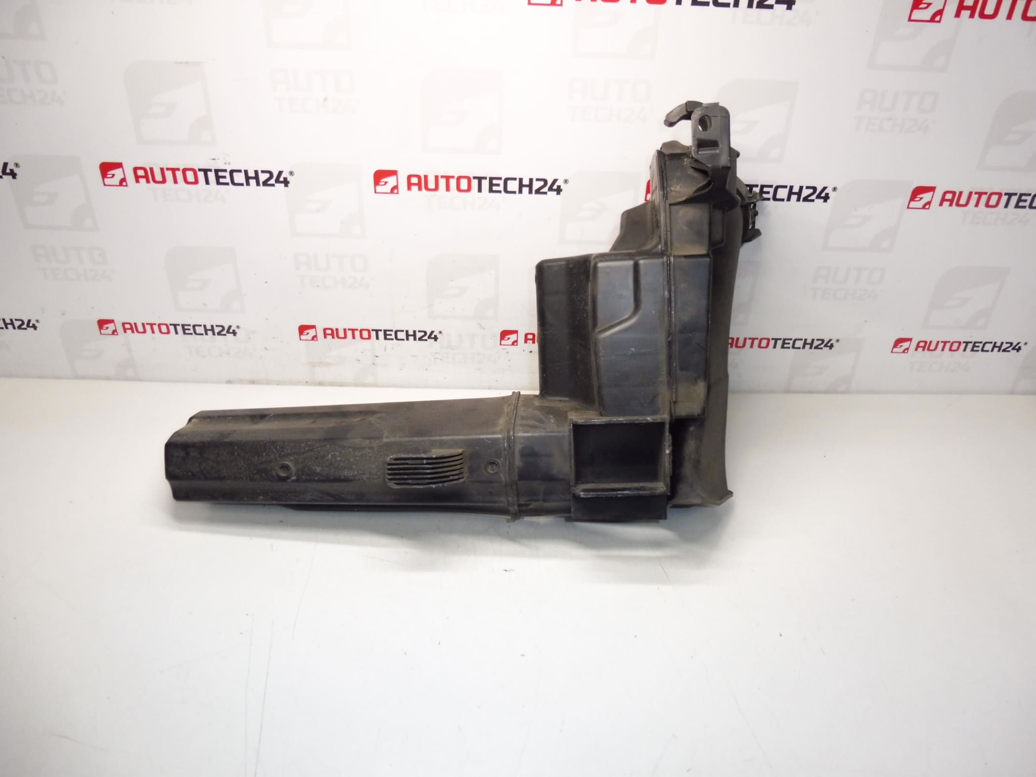 Resonador de admisión de aire 1.4 VTI 70 kW 8FS Citroën Peugeot 9683339380 1436Q7