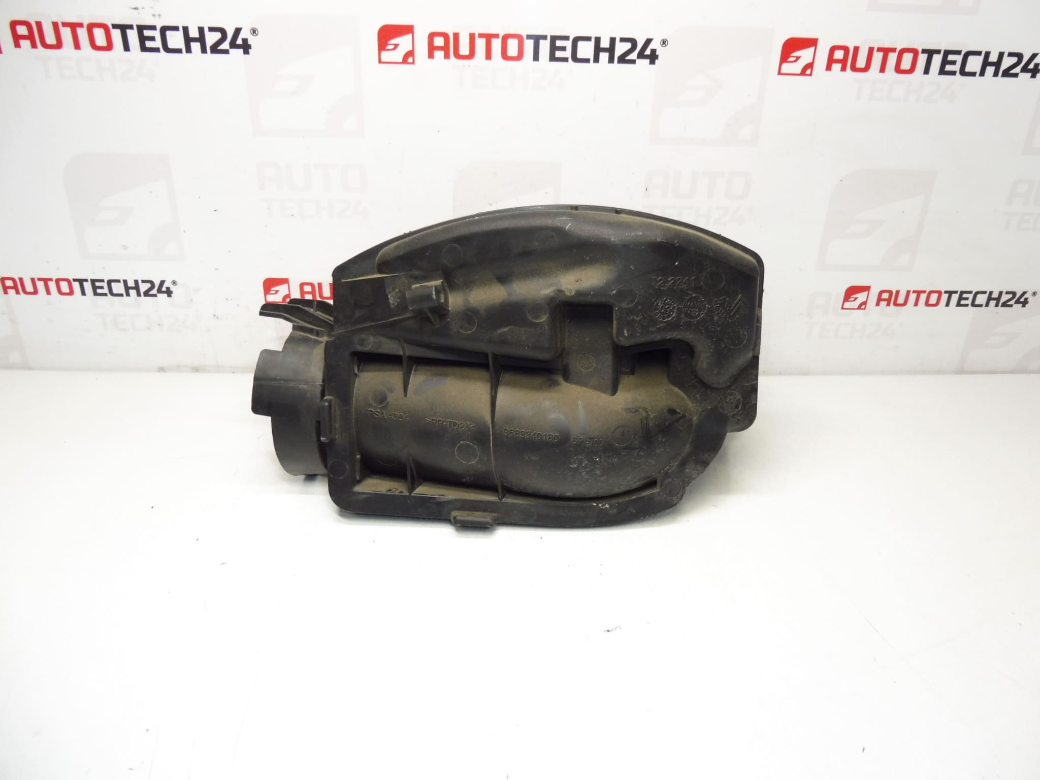 Resonador de admisión de aire 1.4 VTI 70 kW 8FS Citroën Peugeot 9683340180 1436Q9