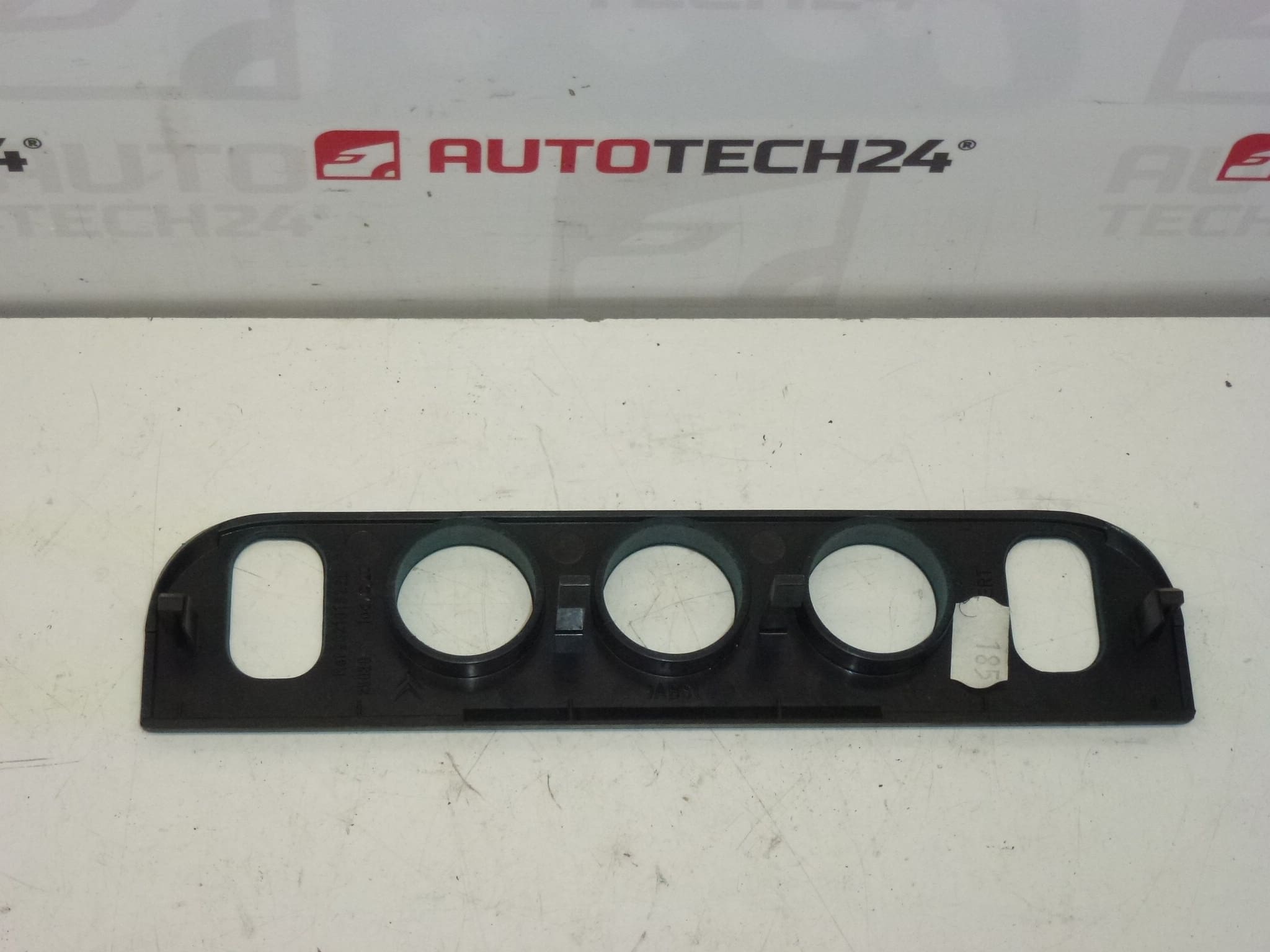 Cubre salpicadero Citroën Berlingo I y Peugeot Partner I 96210132ZL 8212ER - Imagen 2