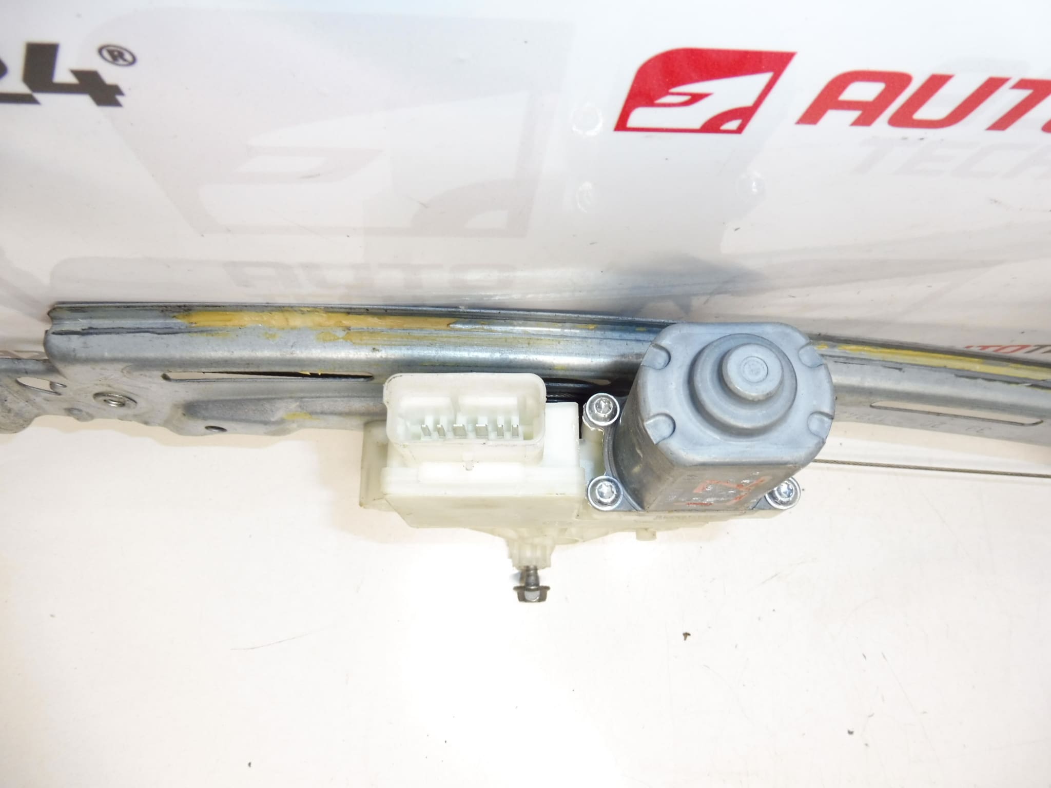 Mecanismo tirador luneta trasera Peugeot 308 T9 9800273480 - Imagen 2