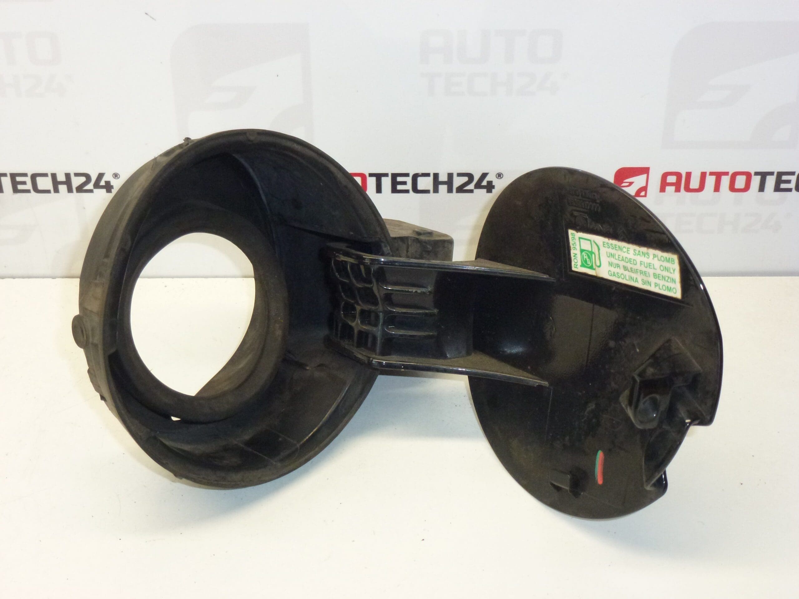 Tapa depósito Citroën C4 3 puertas 9650817777 1517C0 EXL - Imagen 2