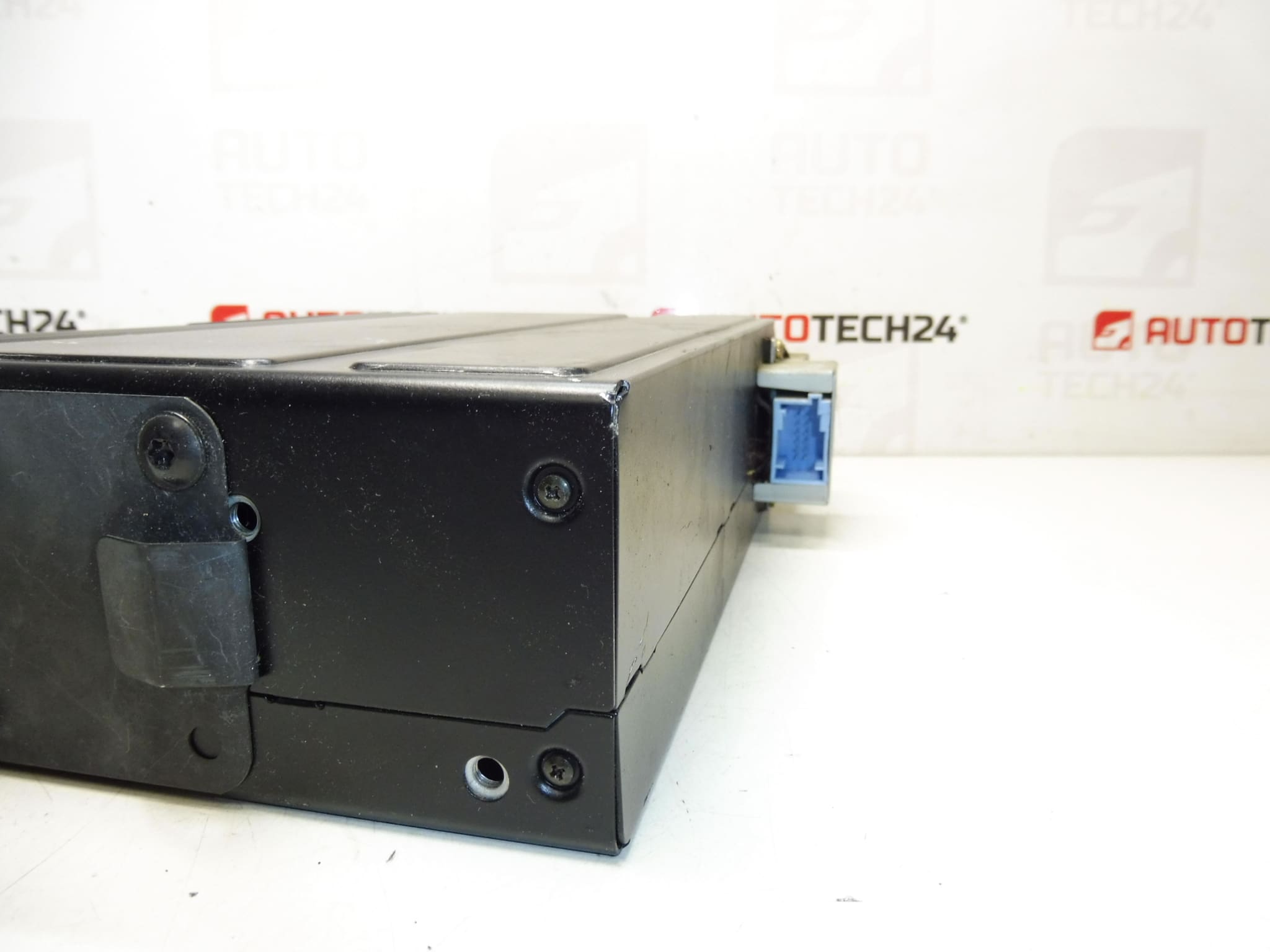 Cambiador de CD Clarion Citroën Peugeot 9647427980 6564E1 - Imagen 2