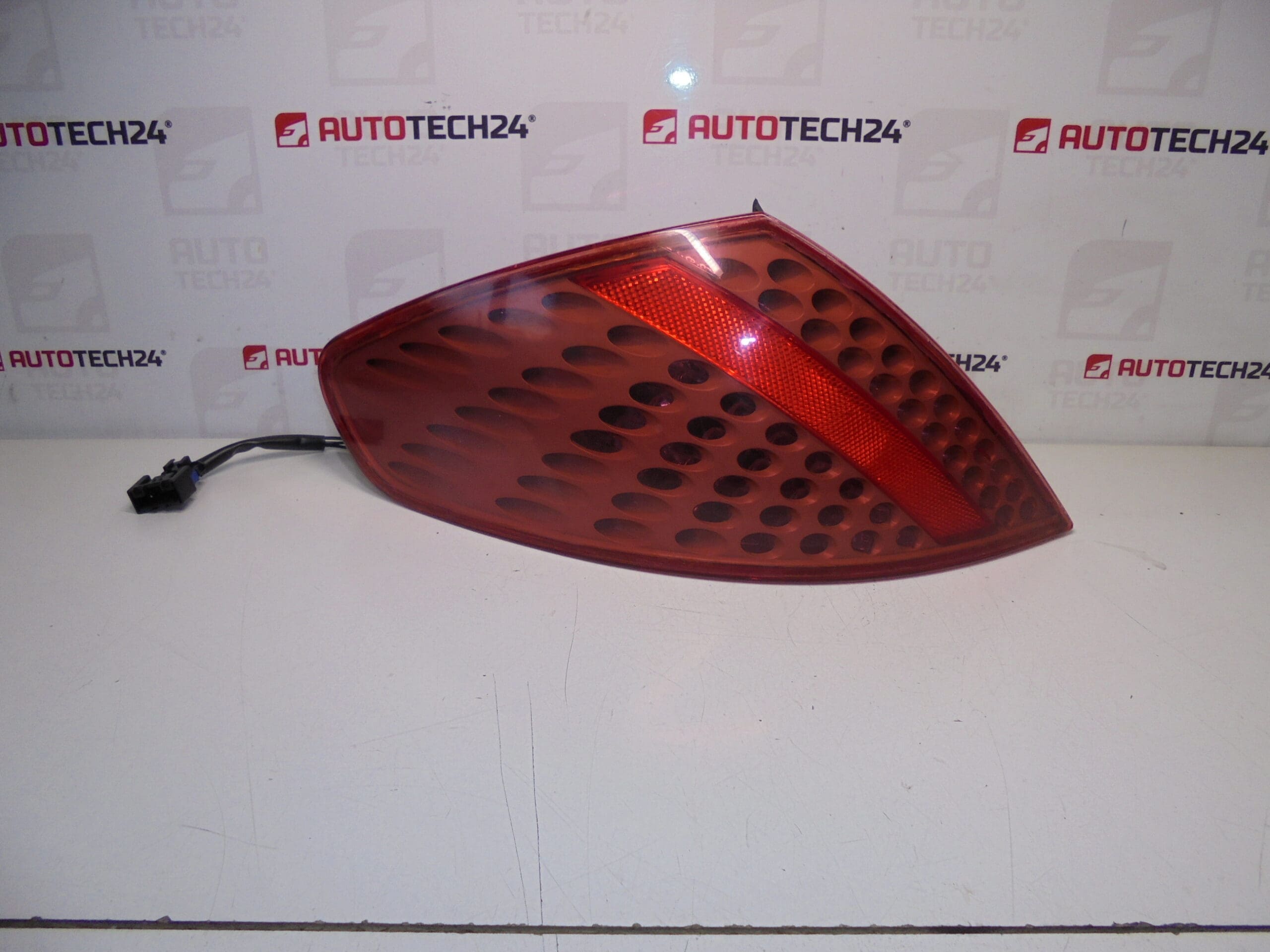 Piloto trasero izquierdo Peugeot 307 CC 714025600761 6350S3 6350X4