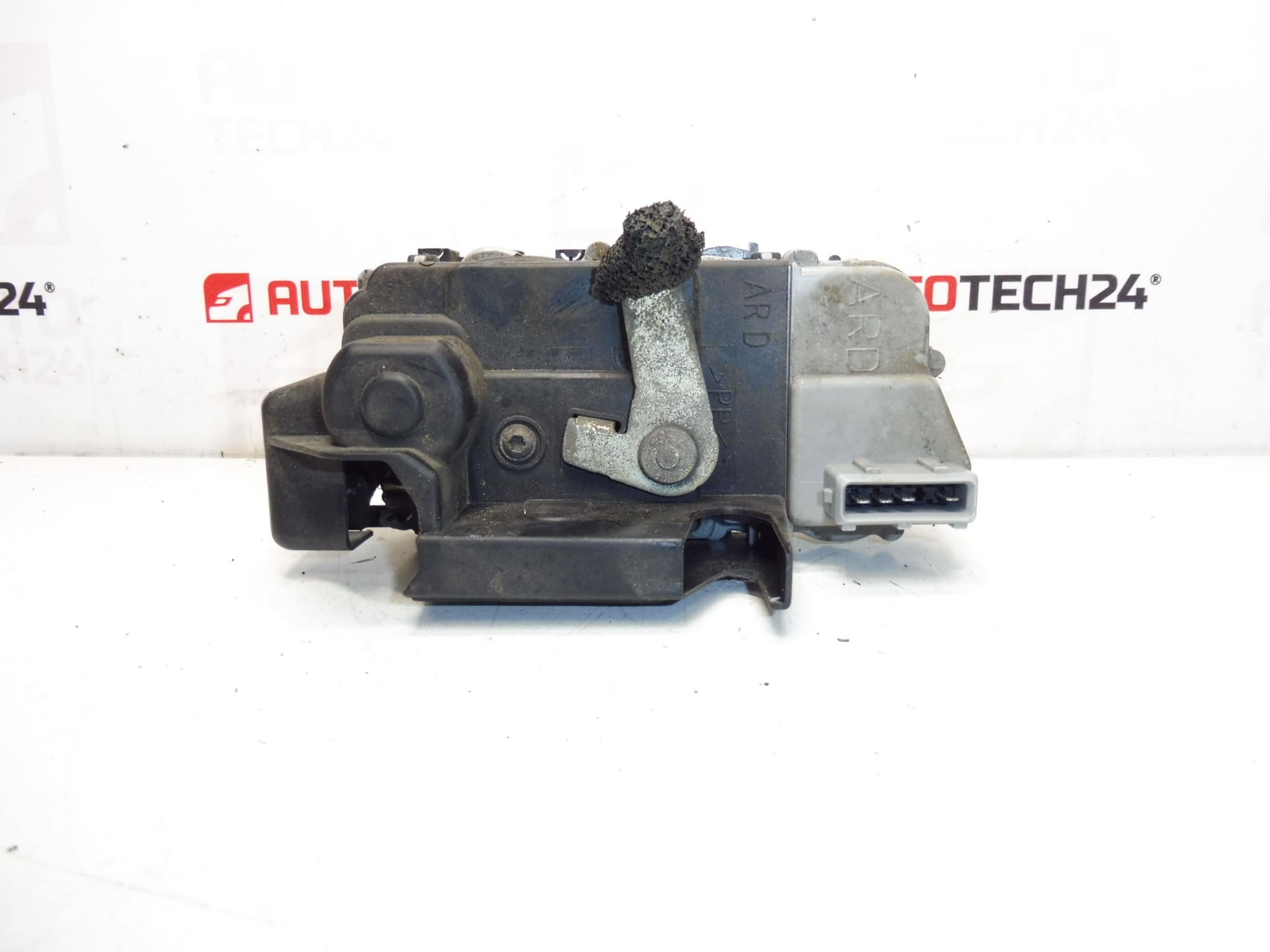 Cerradura puerta trasera derecha Peugeot 307 9138A4