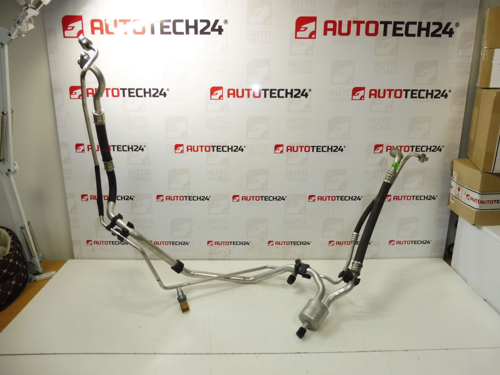 Tubo climatico Citroen Peugeot DS 9670651880 6477Z9