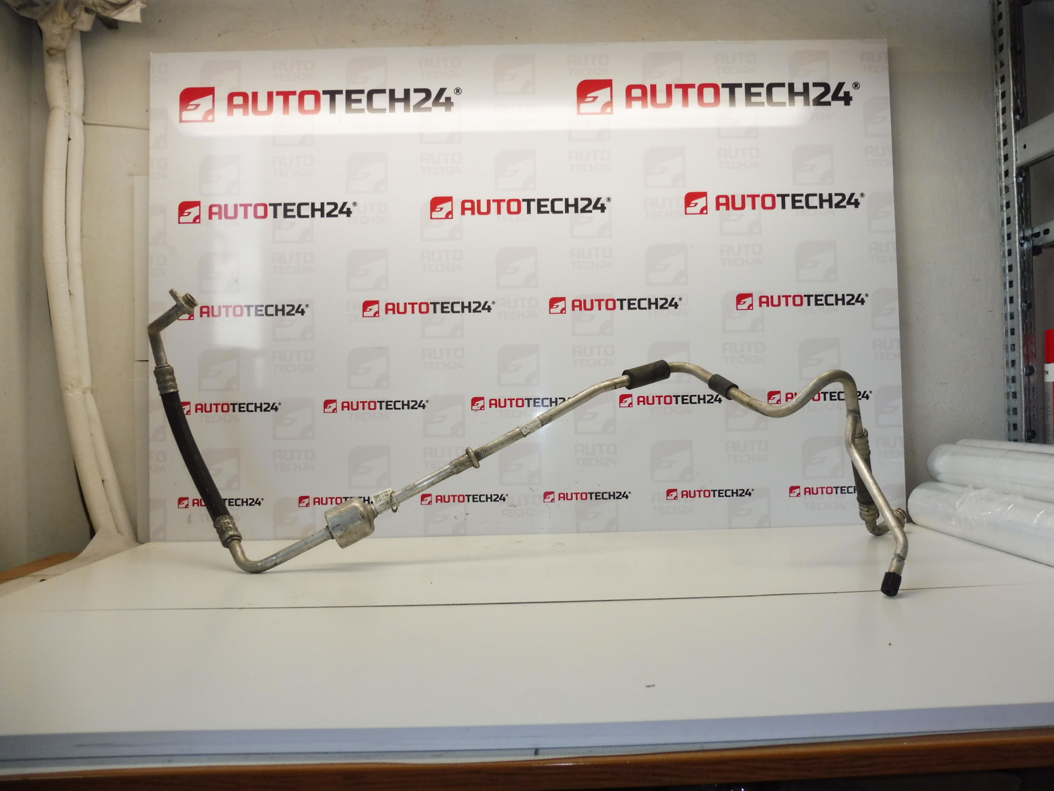 Tubo de Aire Acondicionado Citroën Peugeot 9686414180 9659576380 6477F2 647774