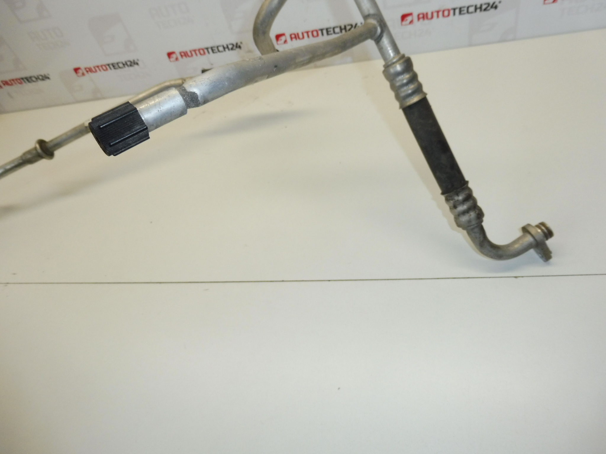 Tubo de Aire Acondicionado Citroën Peugeot 9686414180 9659576380 6477F2 647774