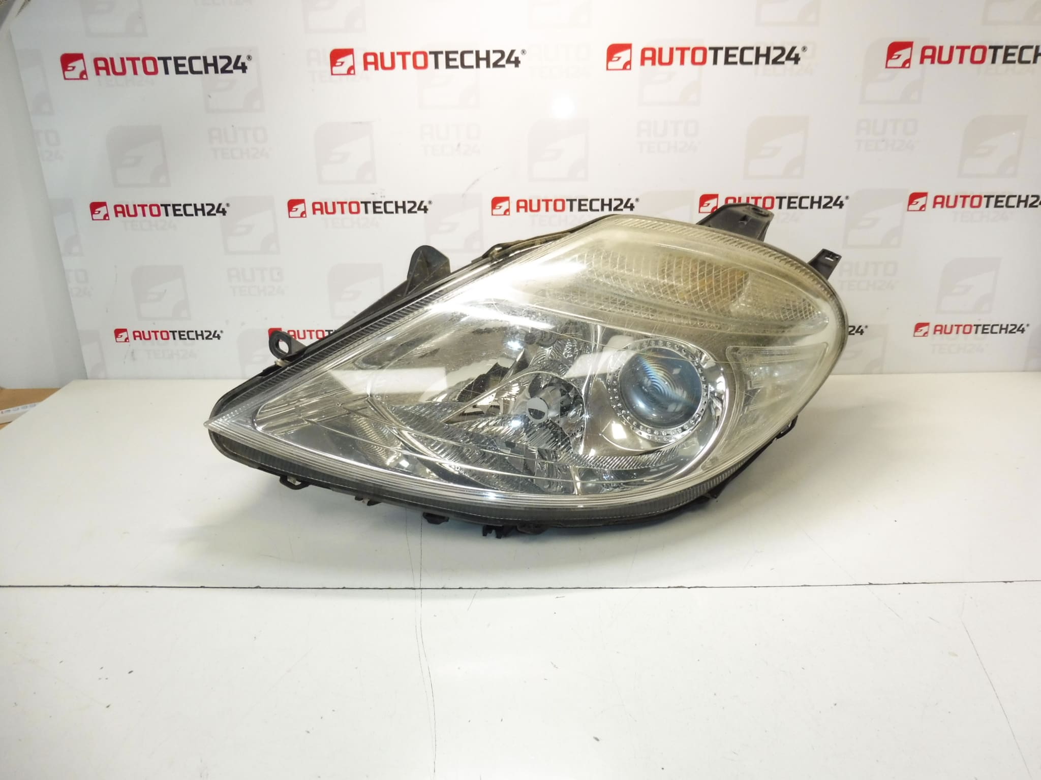 Faro delantero izquierdo Xenon Citroën C8 1494320080 89006373 620816