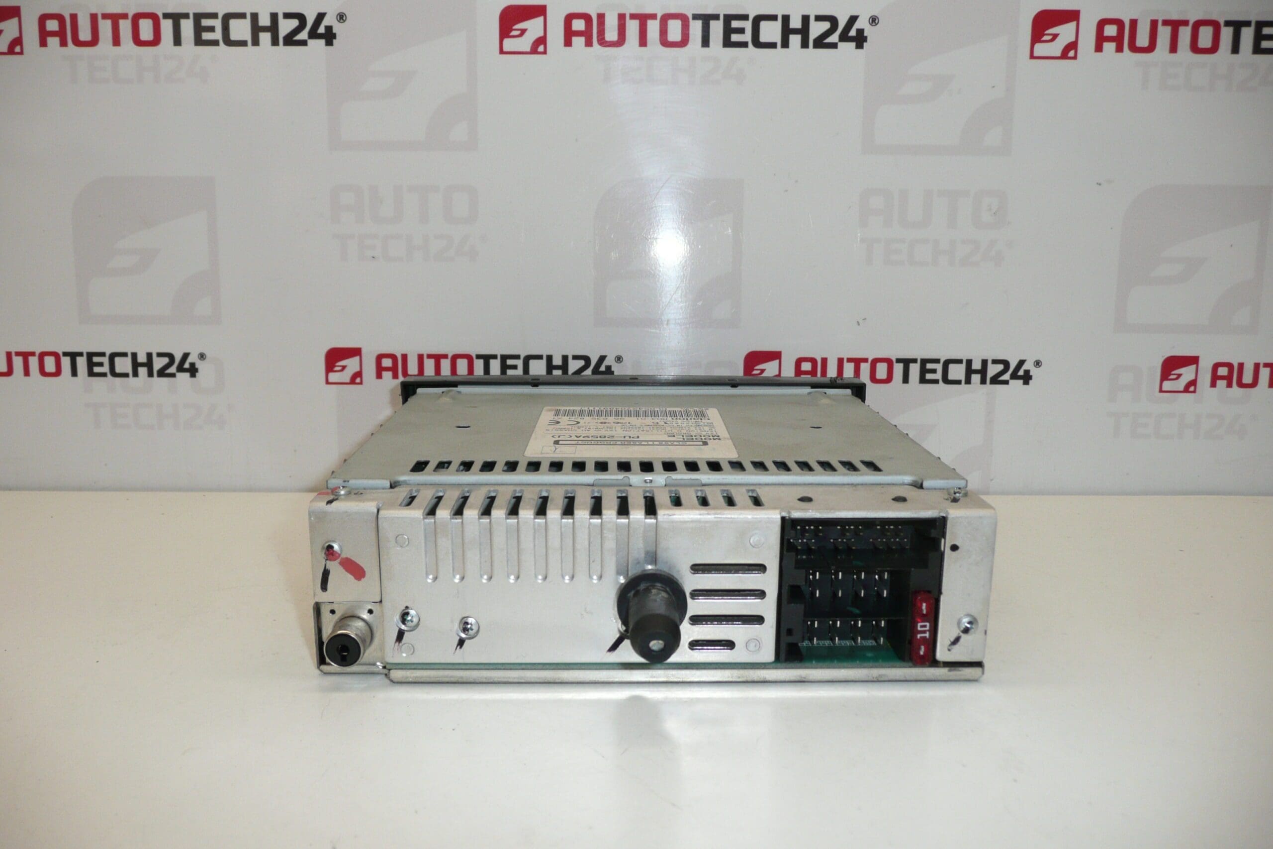 Autorradio CLARION Citroën Peugeot 96635824XT - Imagen 2