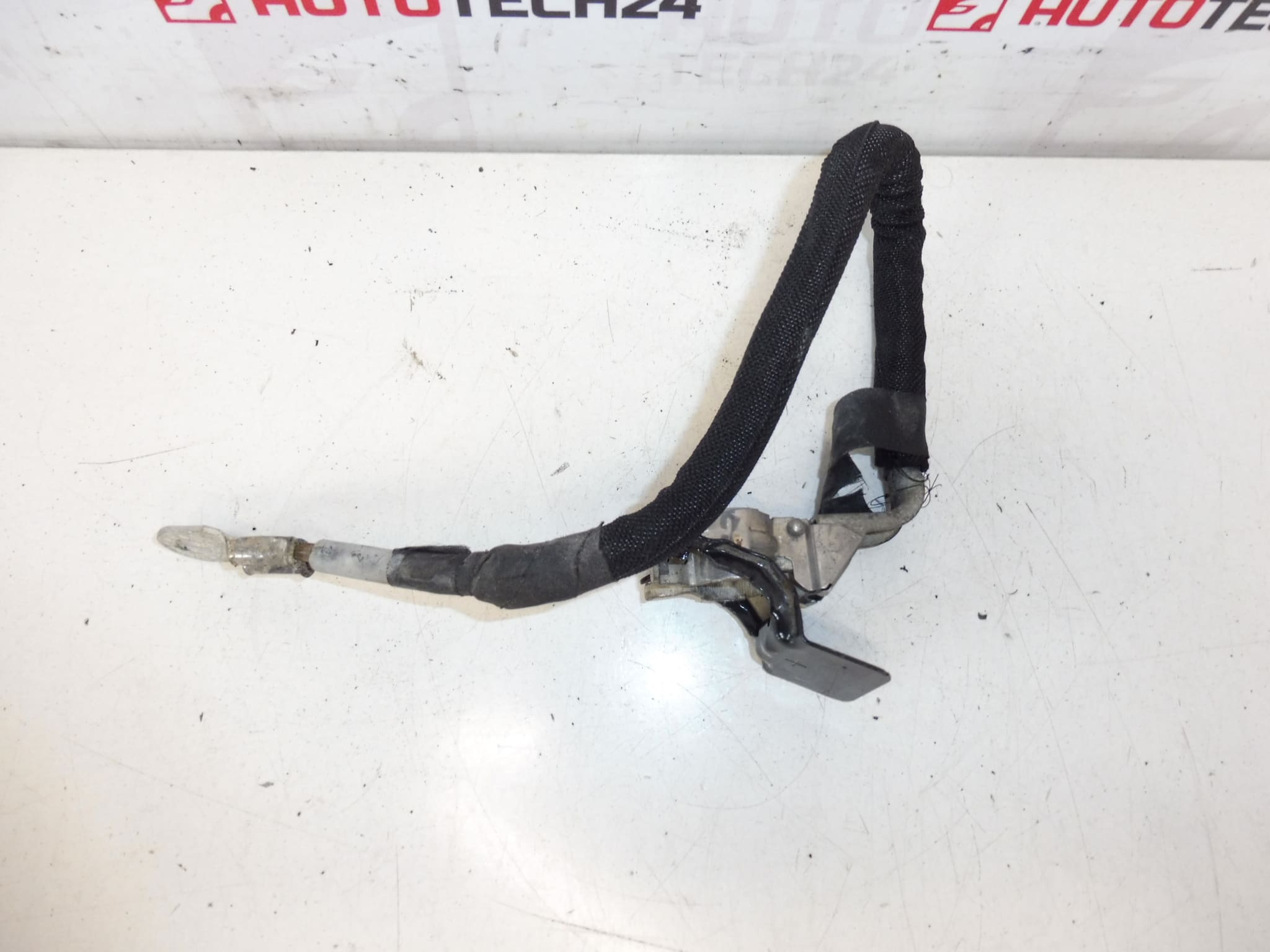 Cable de conexión + poste en motor Peugeot 9674808180 564621 - Imagen 2