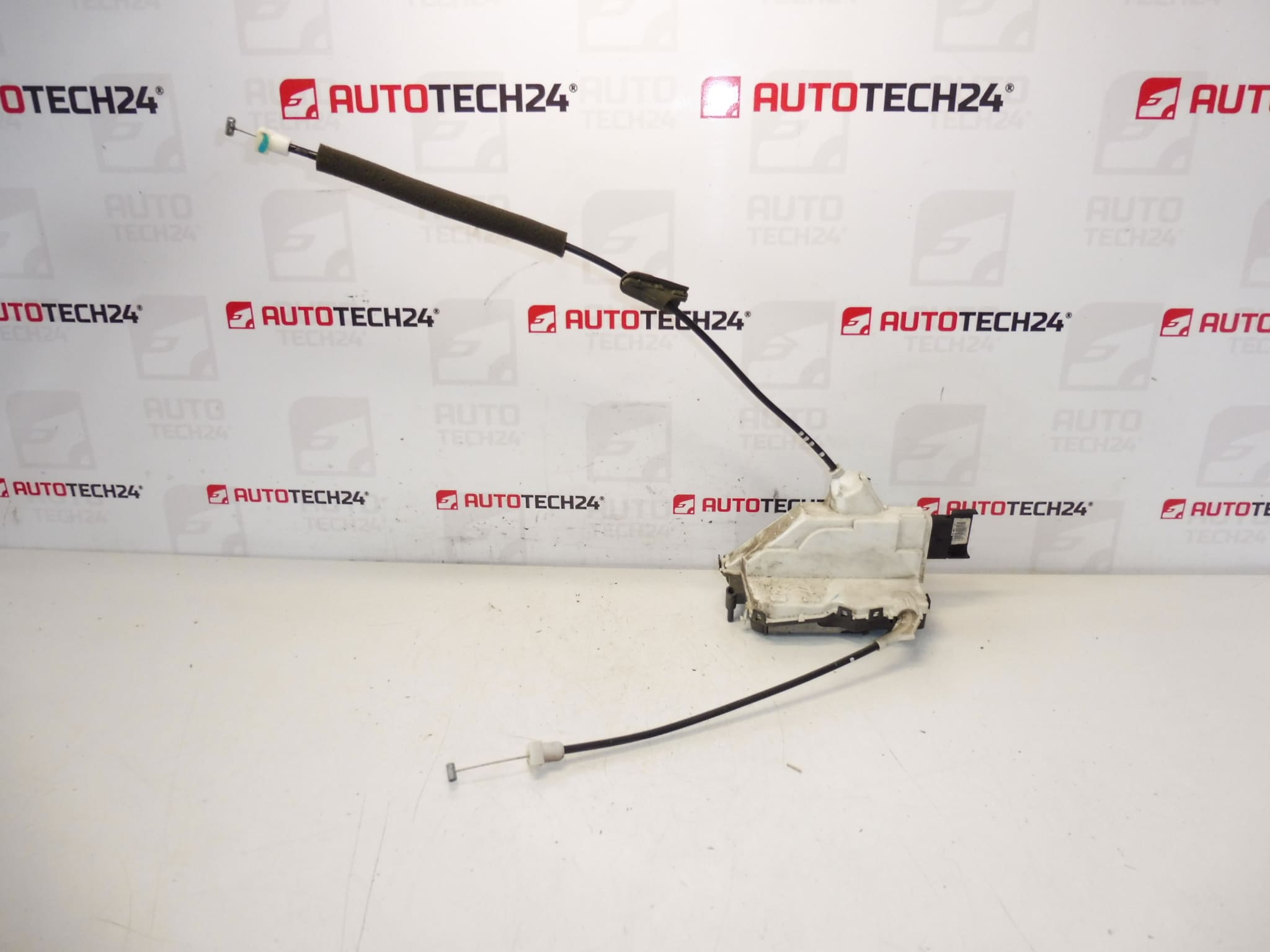 Cerradura puerta pasajero Citroën C3 II A51 9800624680