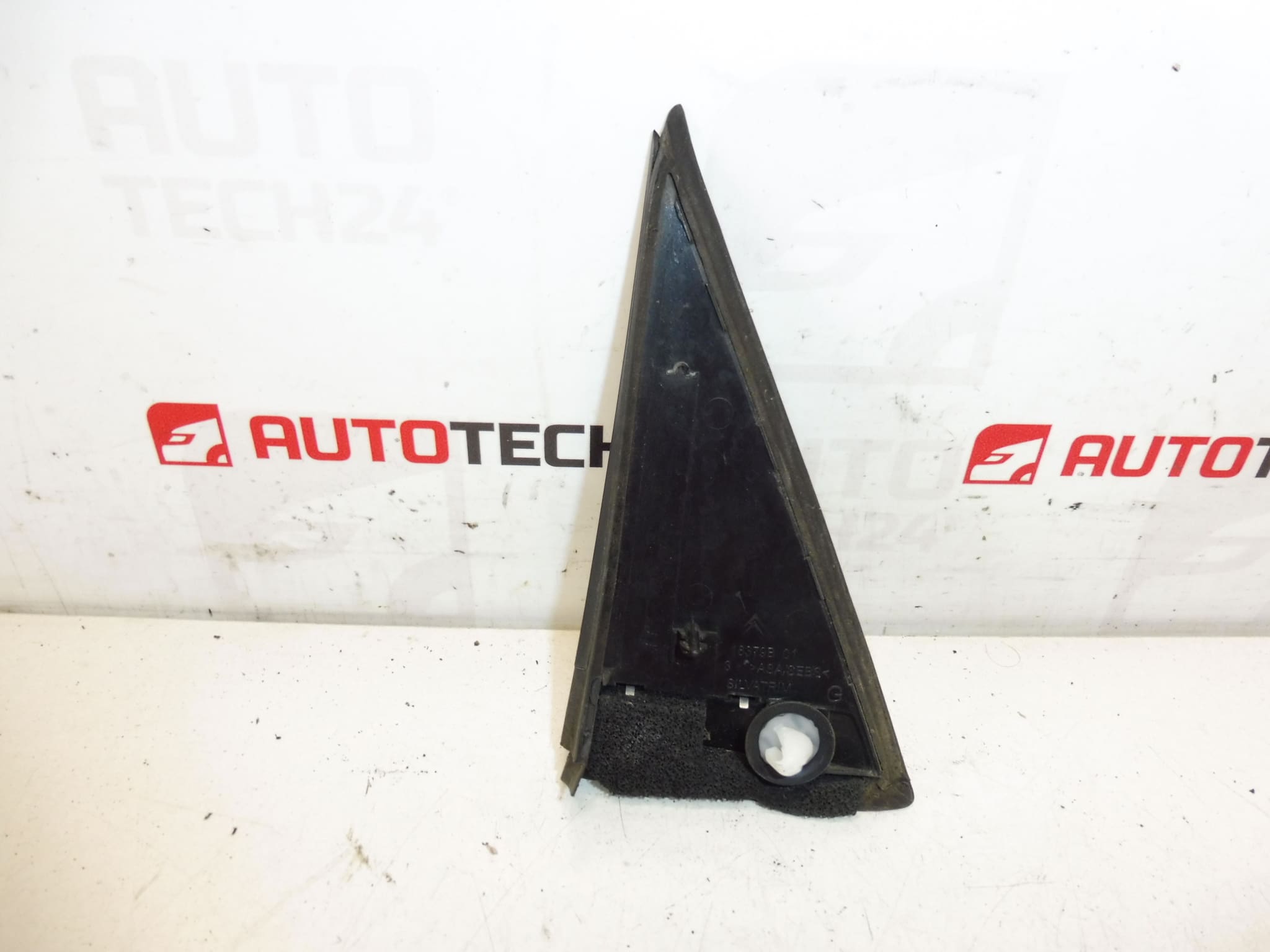 Cubierta delante del espejo izquierdo Citroen C3 II A51 9025V8 - Imagen 2