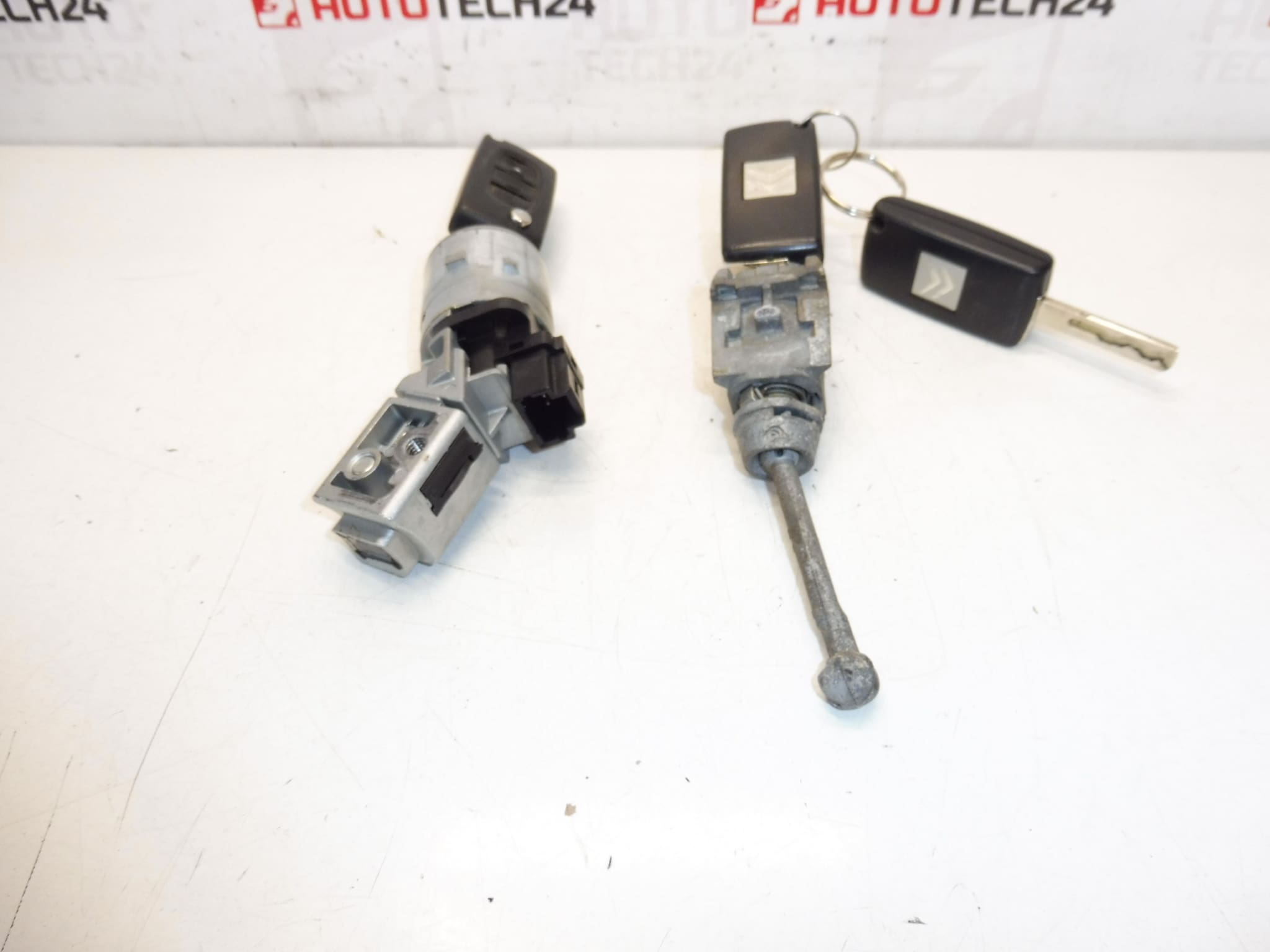 Juego de cerraduras y 3 llaves Citroën Peugeot 4162KF 4162KC - Imagen 2