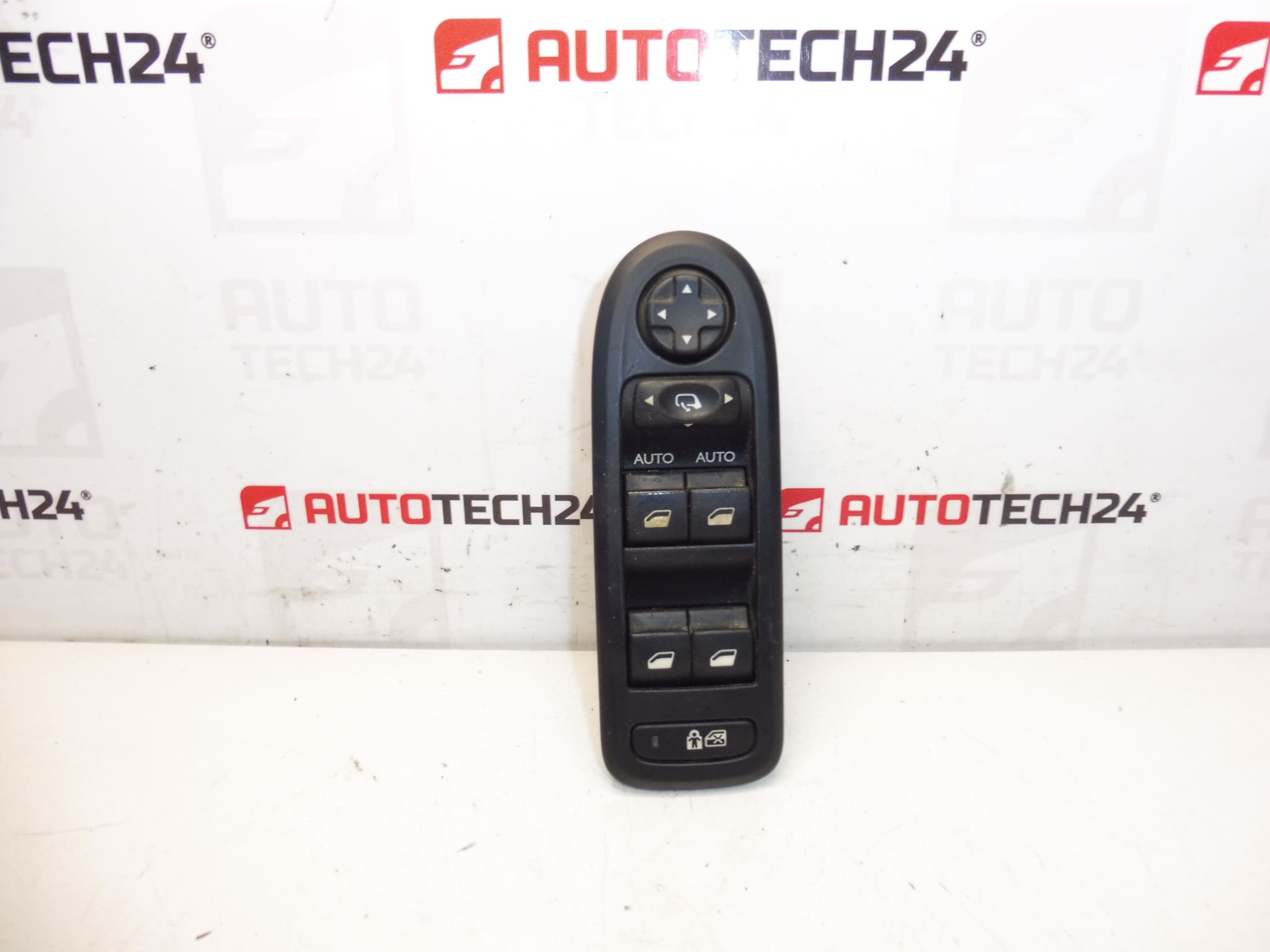 Mando elevalunas y espejos Citroën C3 II 96652236XT 6490AZ