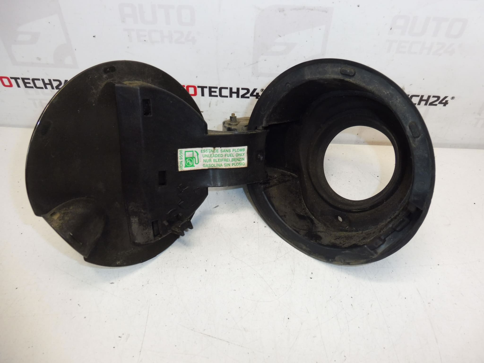 Tapón de llenado de combustible KDK Citroën C3 II A51 1517H3 - Imagen 2