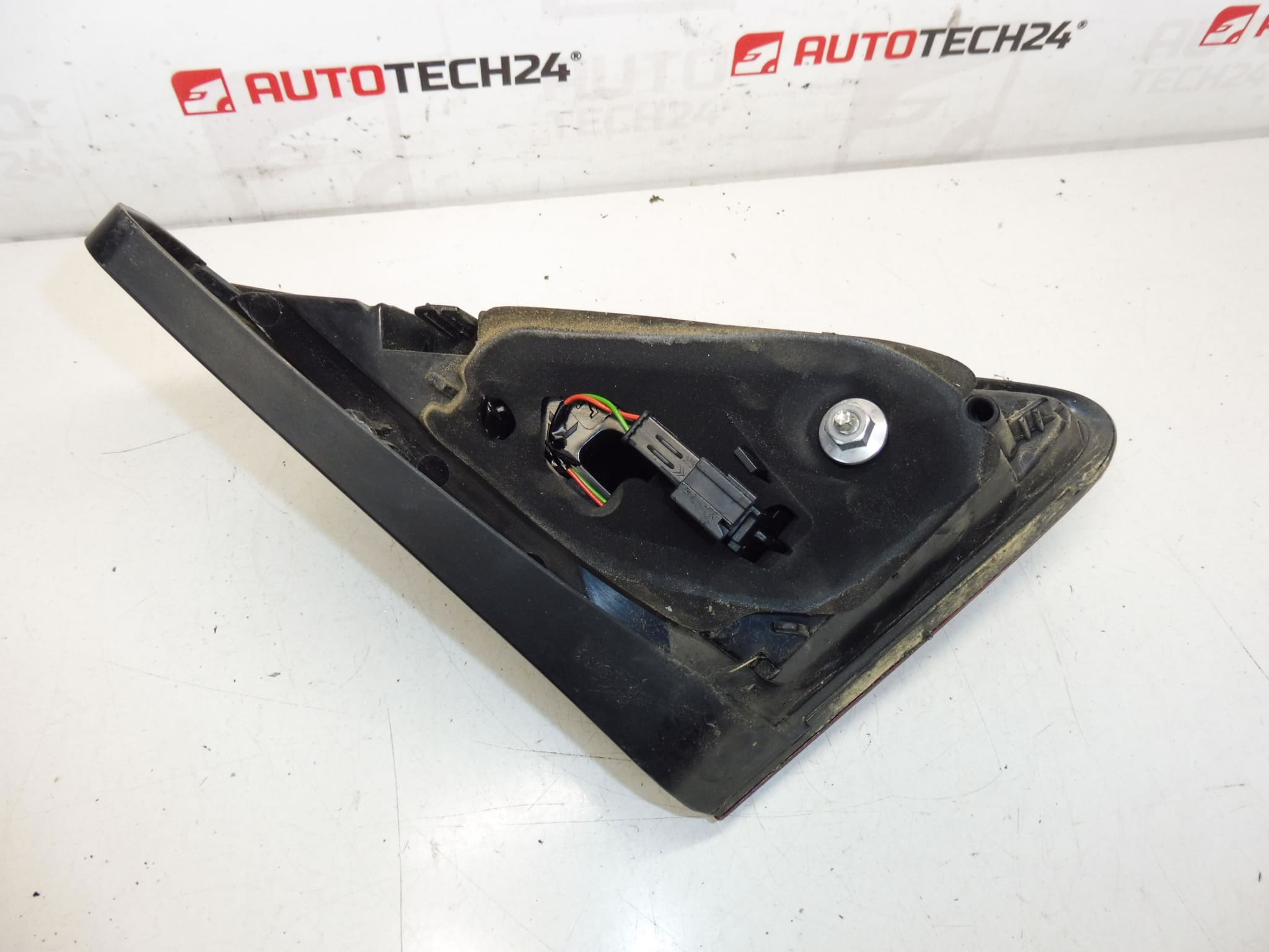 Peugeot 3008 tapa faro trasero derecho 9805511280 - Imagen 2