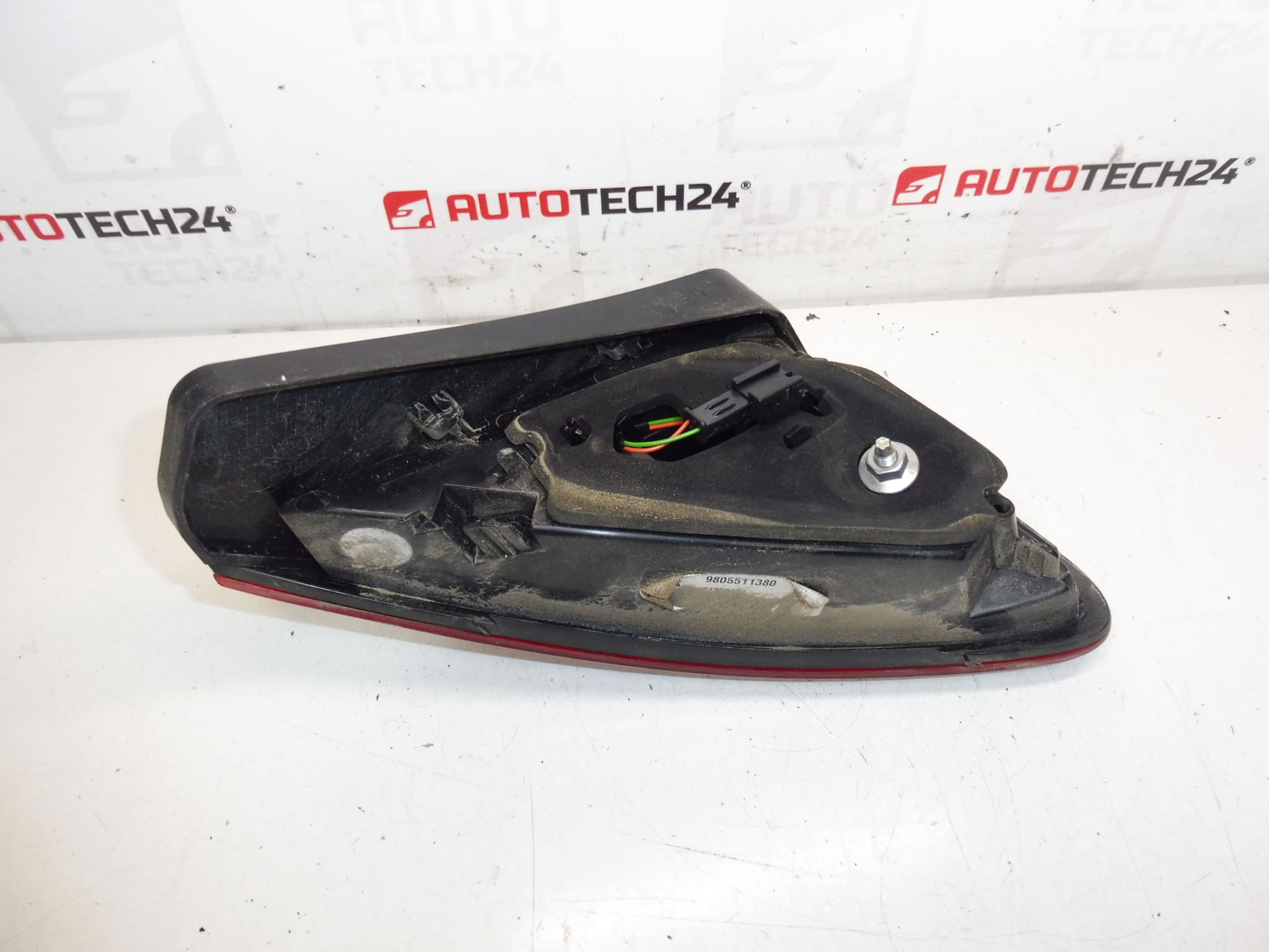 Peugeot 3008 tapa faro trasero izquierdo 9805511380 - Imagen 2