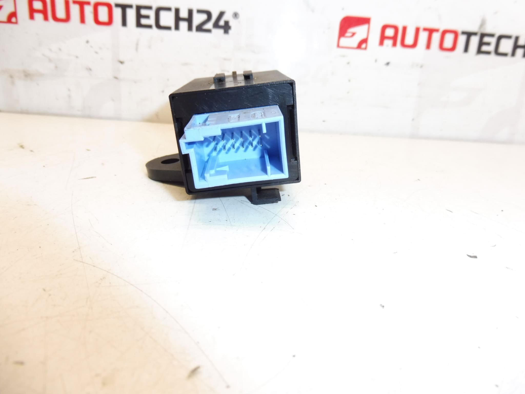 Relé Pase De Seguridad Citroën Peugeot 9652174680 8914GH - Imagen 2