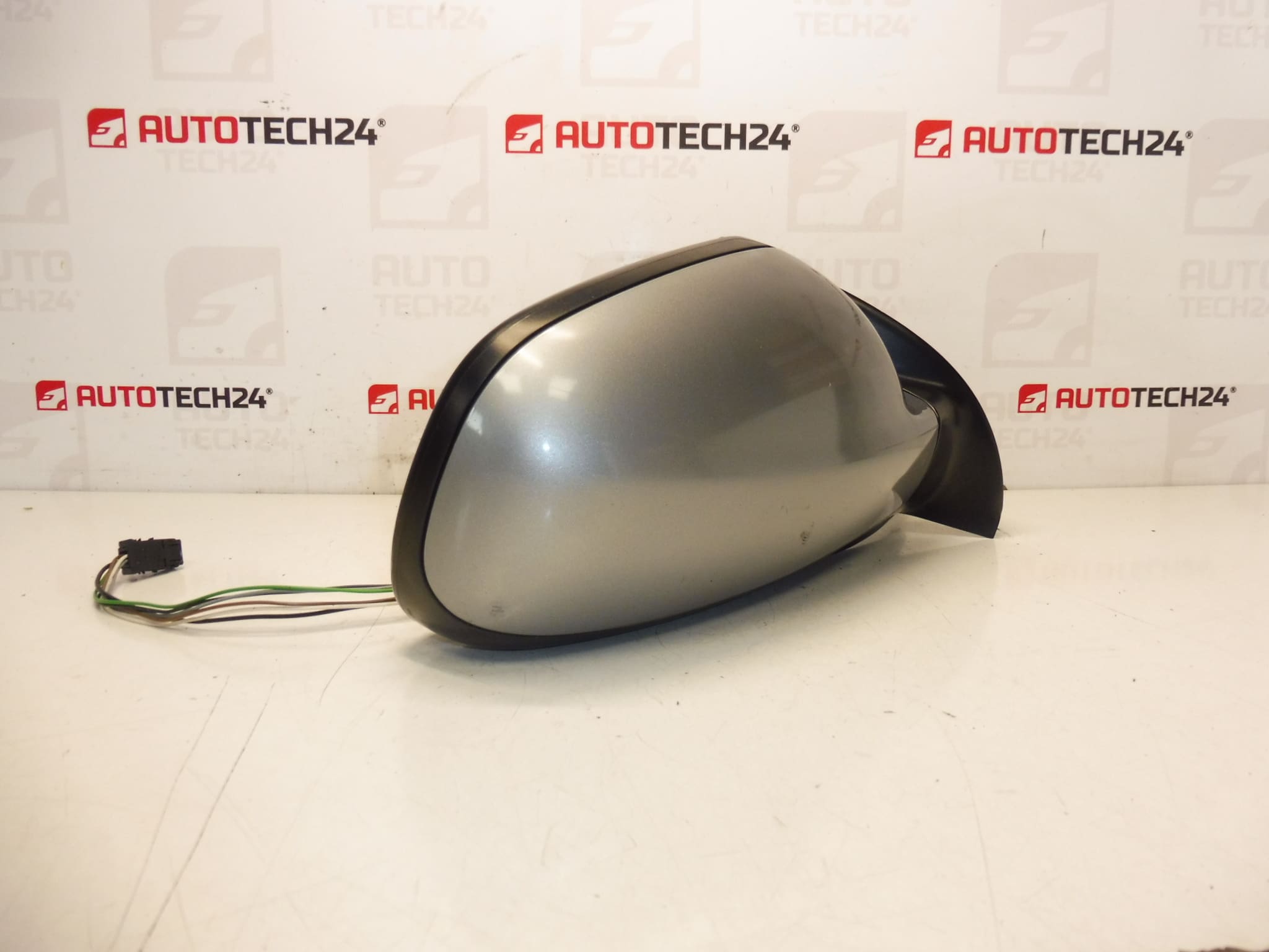 Retrovisor derecho Peugeot 307 EZAC 8149AX