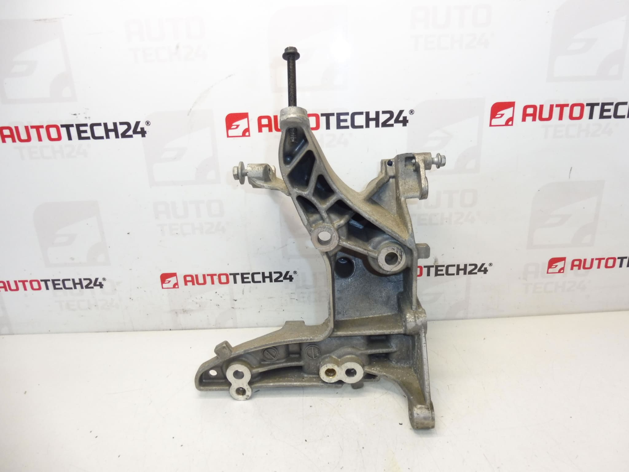 Soporte alternador Citroën Peugeot 9684613880 5706N9 - Imagen 2