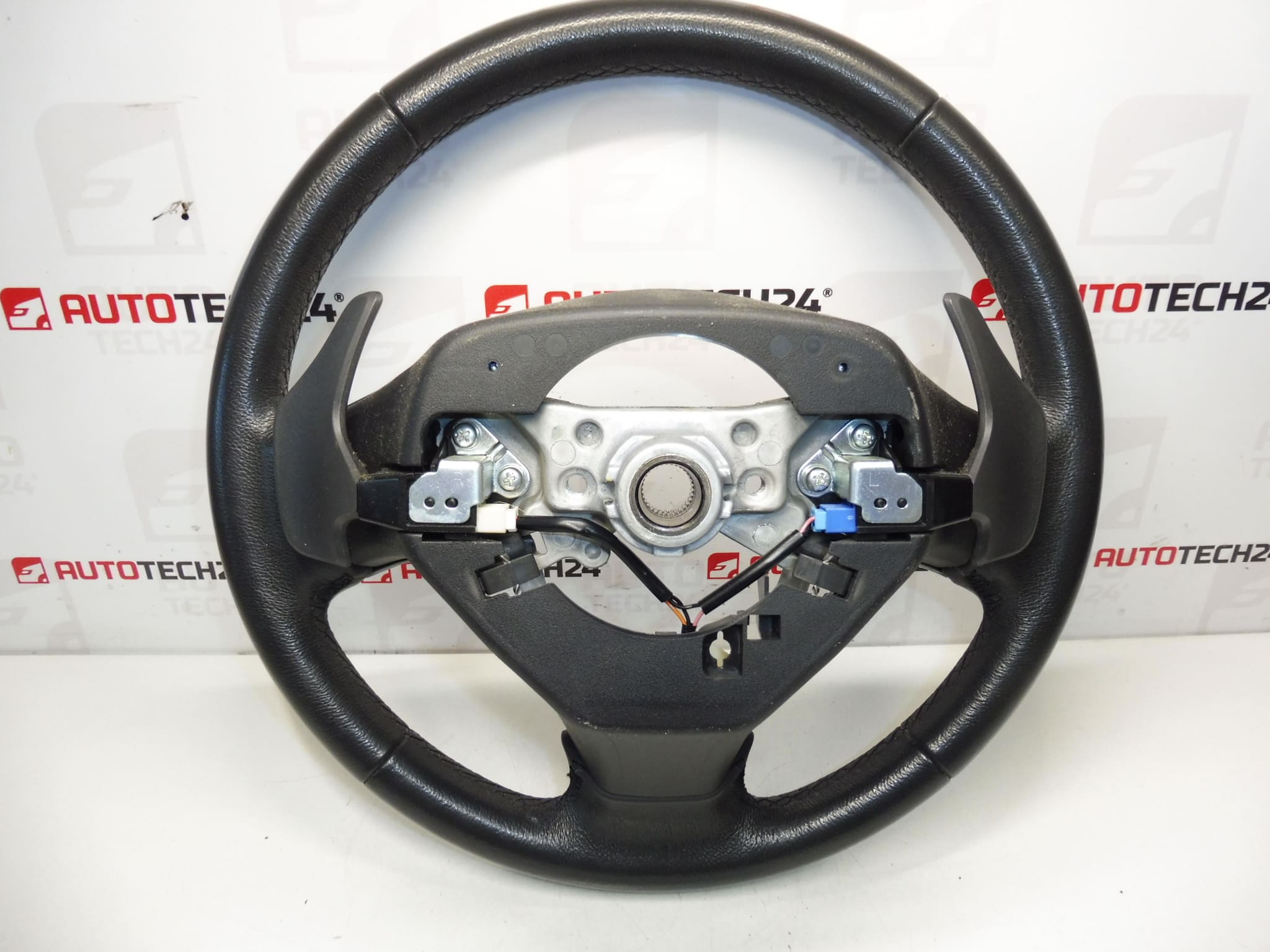 Citroen C1 Peugeot 107 45180-040-B 16080411 Volante de dirección