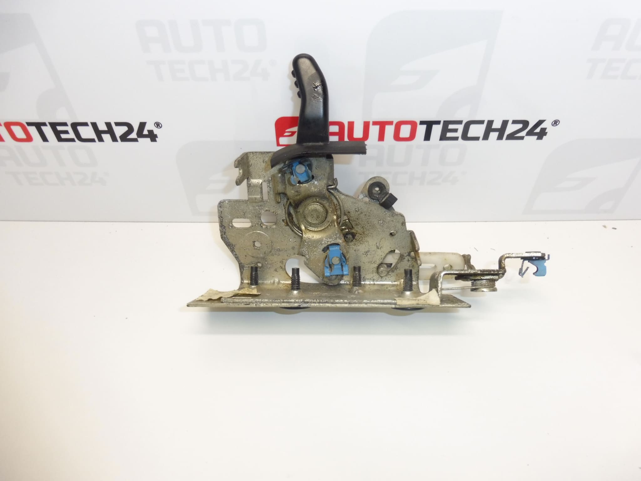 Cerradura puerta ala inferior derecha Citroën Berlingo II 8726F4