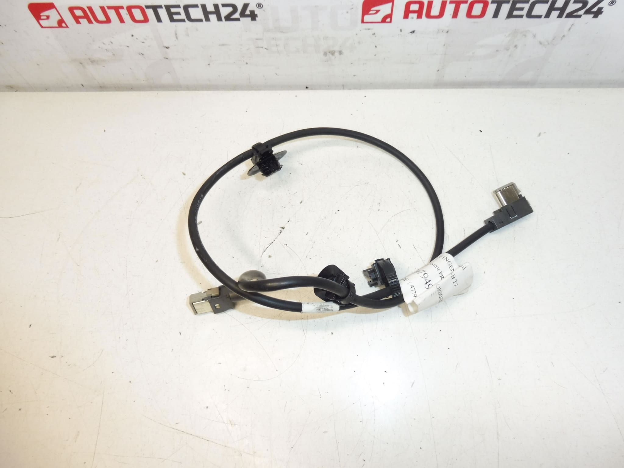 Citroen Peugeot Volumen USB 9687949180 6586ZS