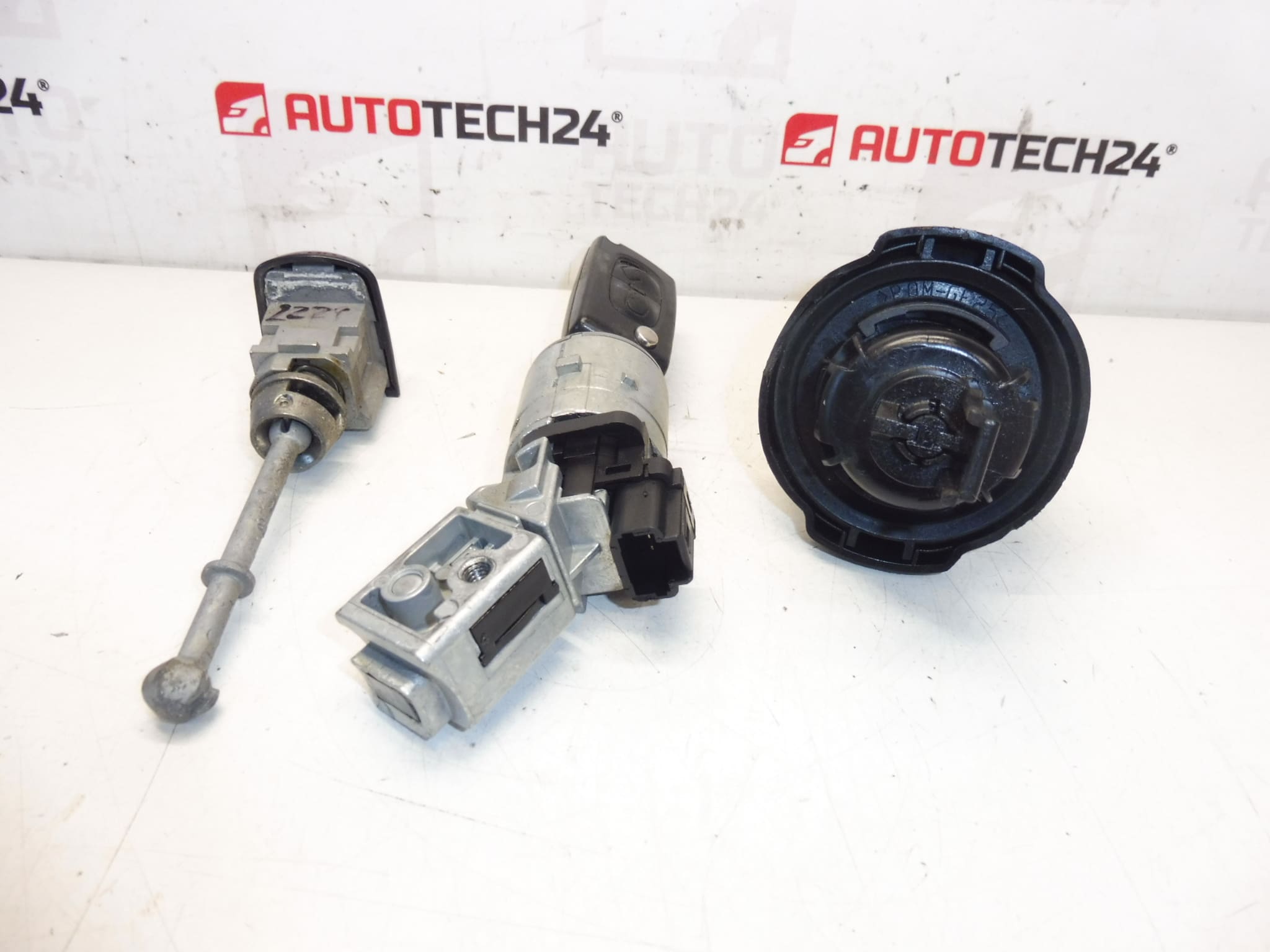 Juego cerradura 2 llaves Peugeot 3008 5008 4162SX 4162KF 4162XT - Imagen 2