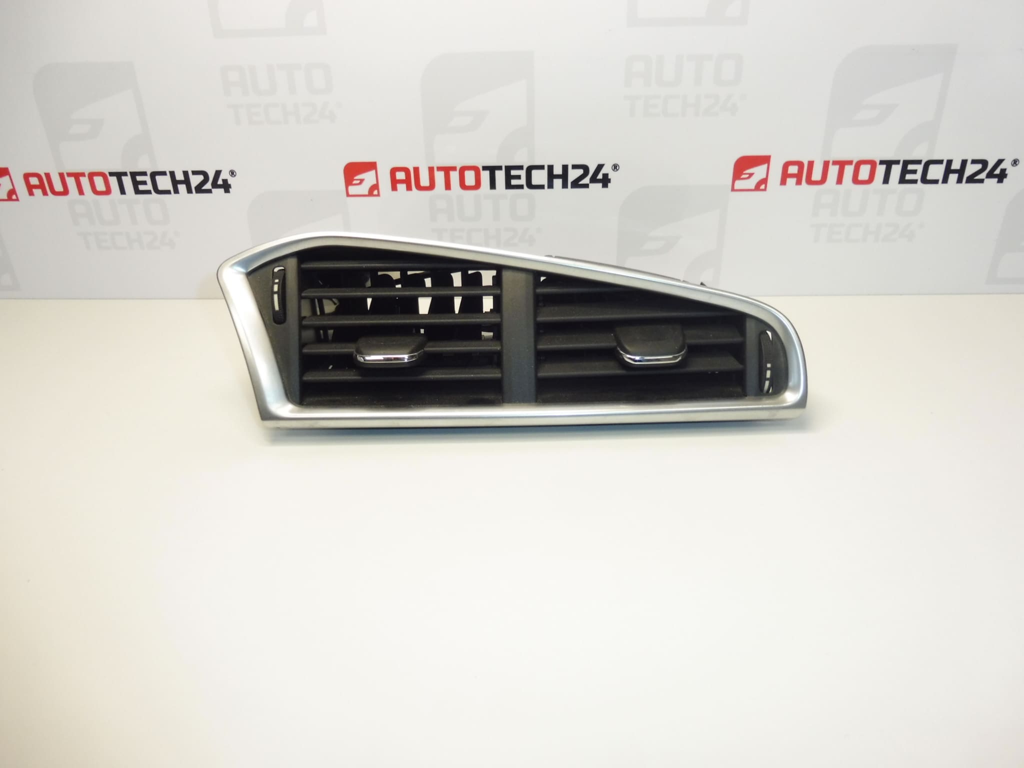 Rejilla De Aire Central Citroen C4 II B7 y DS4 9676609977 8247EC