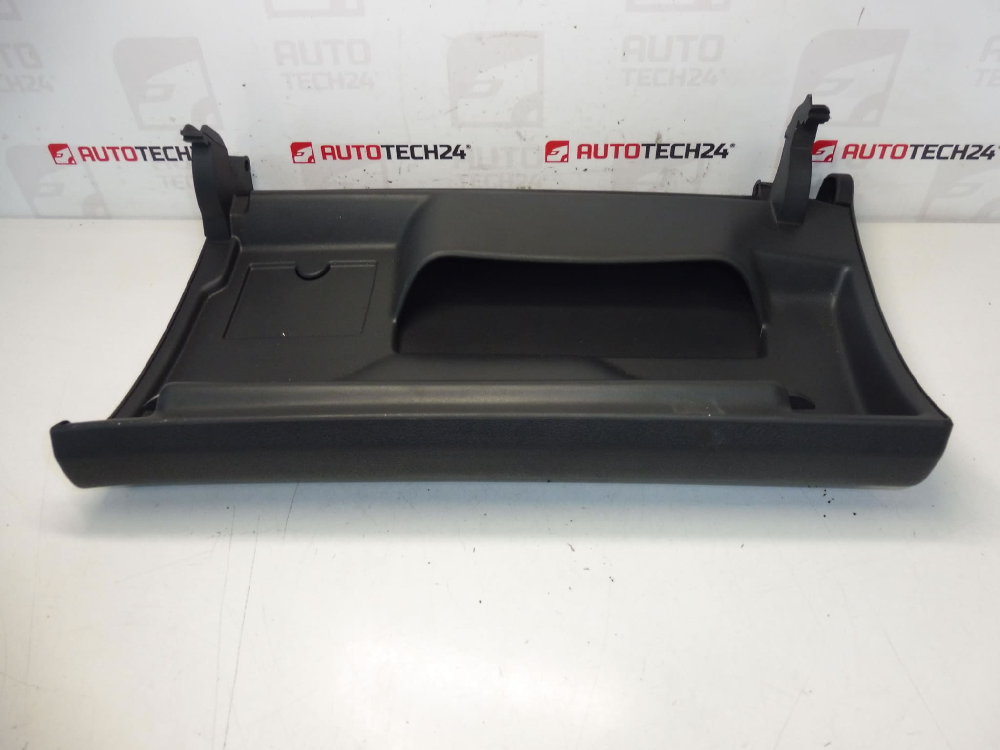 Tapa de guantera Peugeot 3008 5008 9685050177 8218YR - Imagen 2