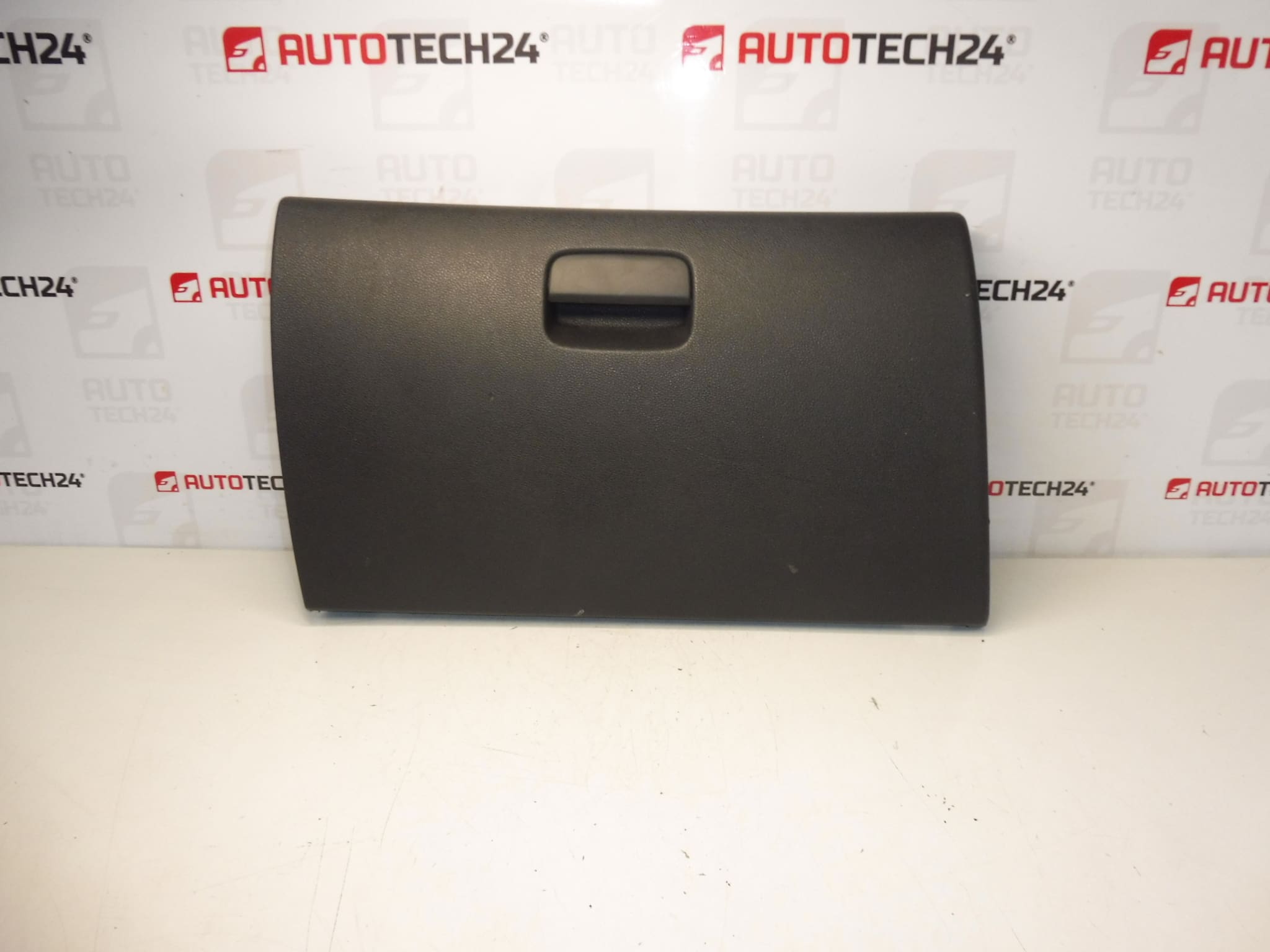 Tapa de guantera Peugeot 3008 5008 9685050177 8218YR