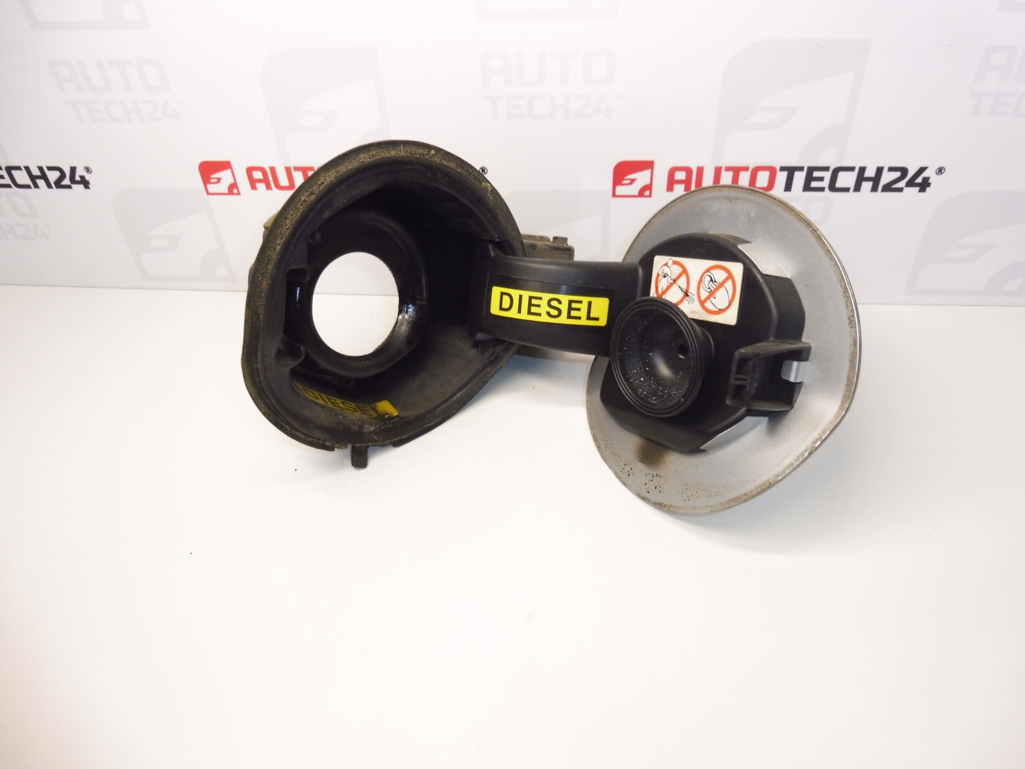 Tapon deposito Citroën C4 B7 EZRC 9687310880 1517J1 1518F9