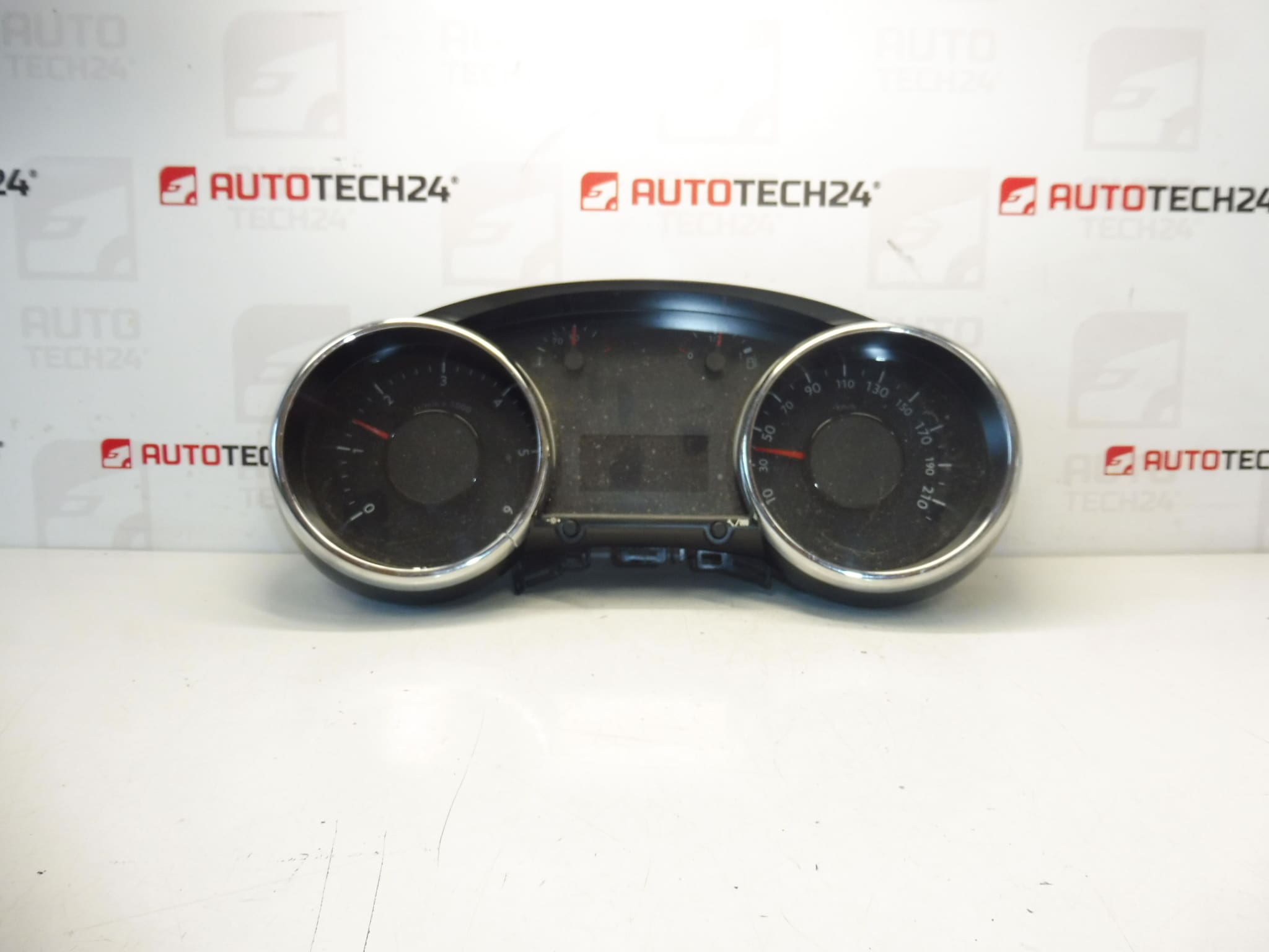 Velocimetro 144000km Peugeot 3008 5008 9804210980 980462780