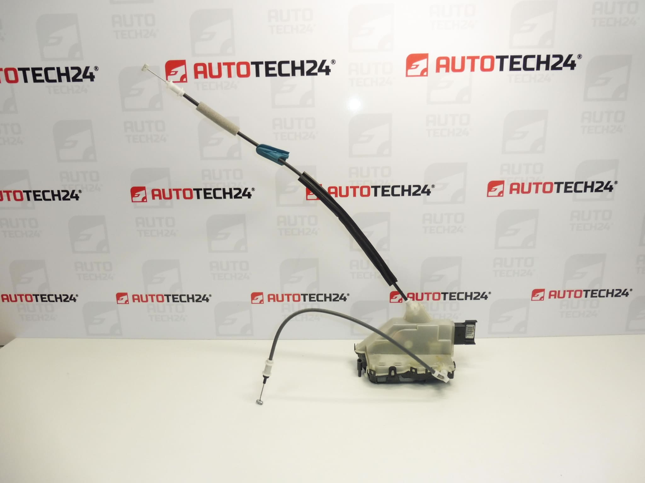 Cerradura de la puerta del pasajero Citroën Peugeot 9816343380