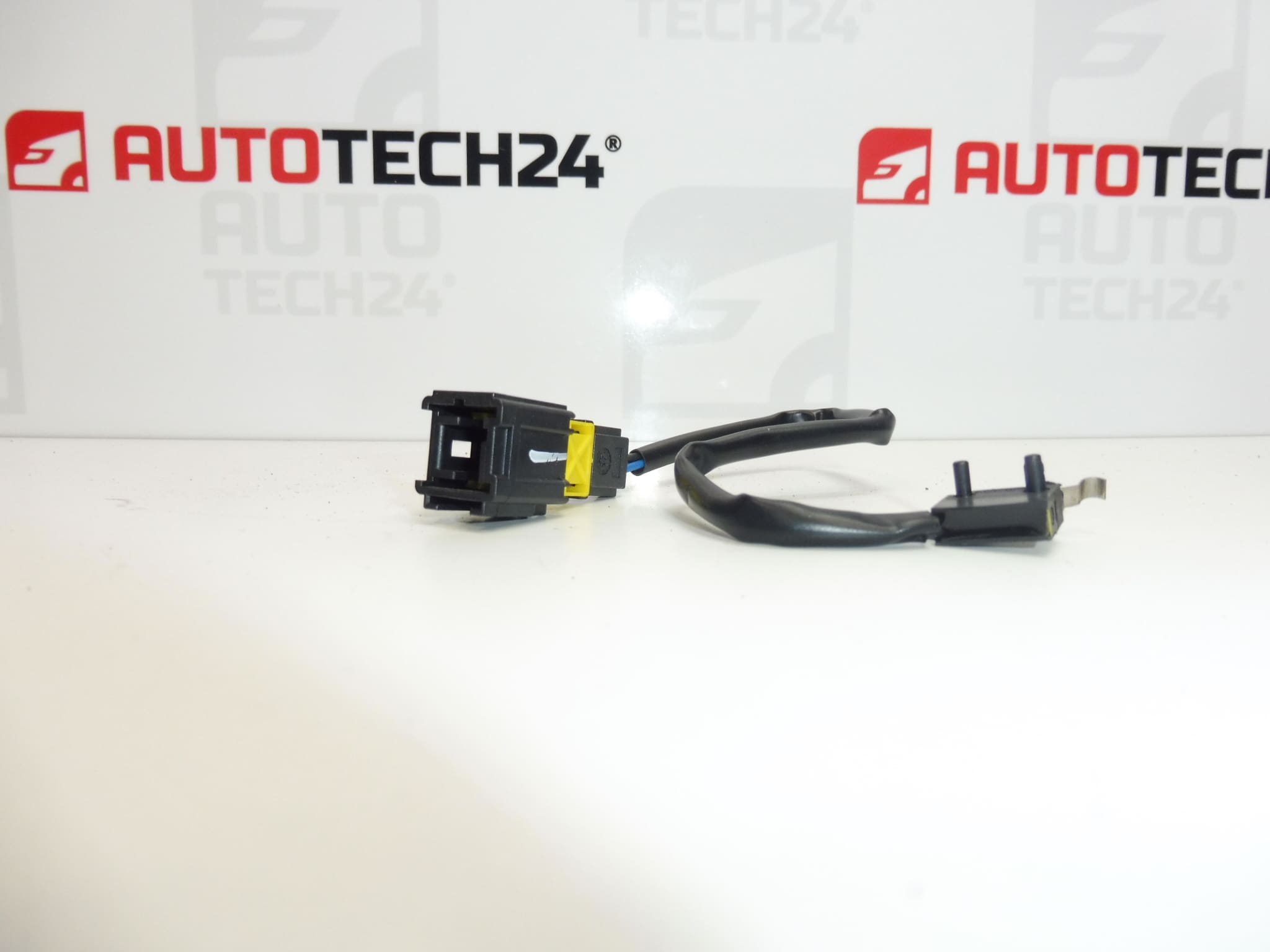 Interruptor izquierdo del techo retráctil Peugeot 307 CC 8484L5 - Imagen 2