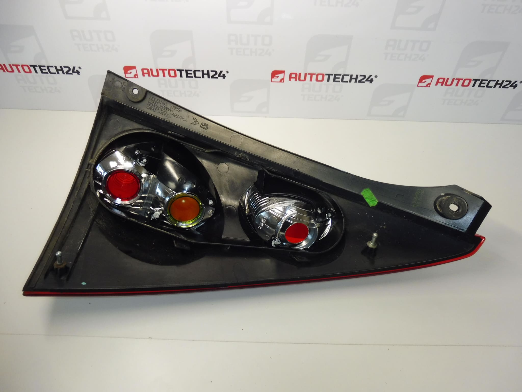 Piloto trasero izquierdo Peugeot 107 2013 81560-0H090 1607990580 - Imagen 2